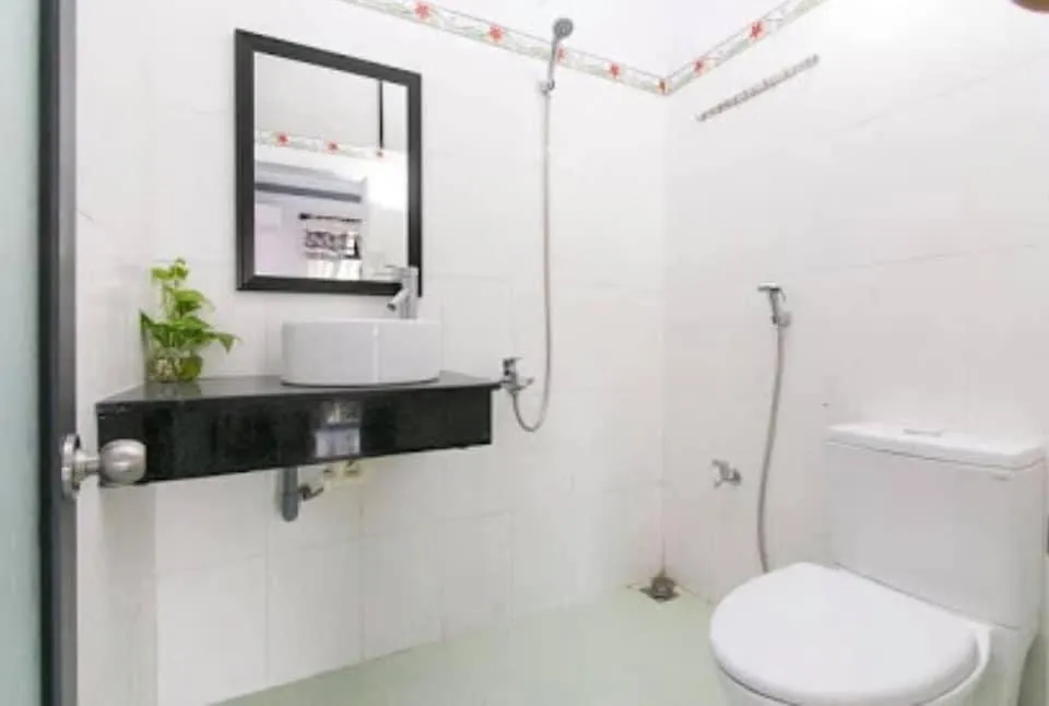 Bathroom in Hai Dang Homestay