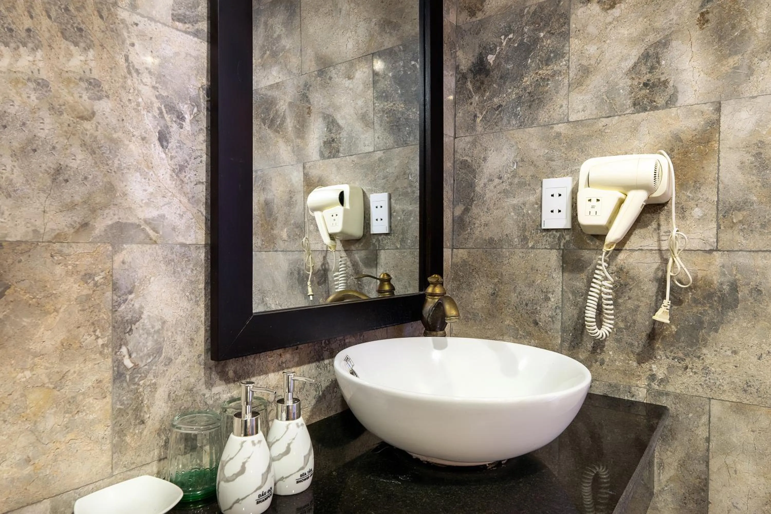 Bathroom in Golden Bell Homestay