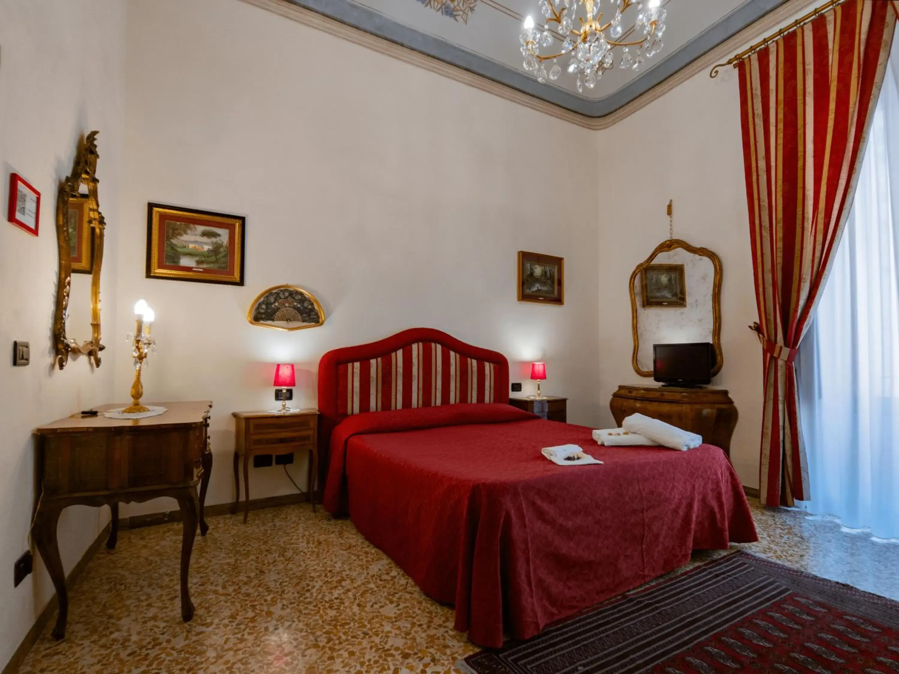 Comfort Double or Twin Room in B&B Siena In Centro - Diffuso Comfort Double or Twin Room in B&B Siena In Centro - Diffuso