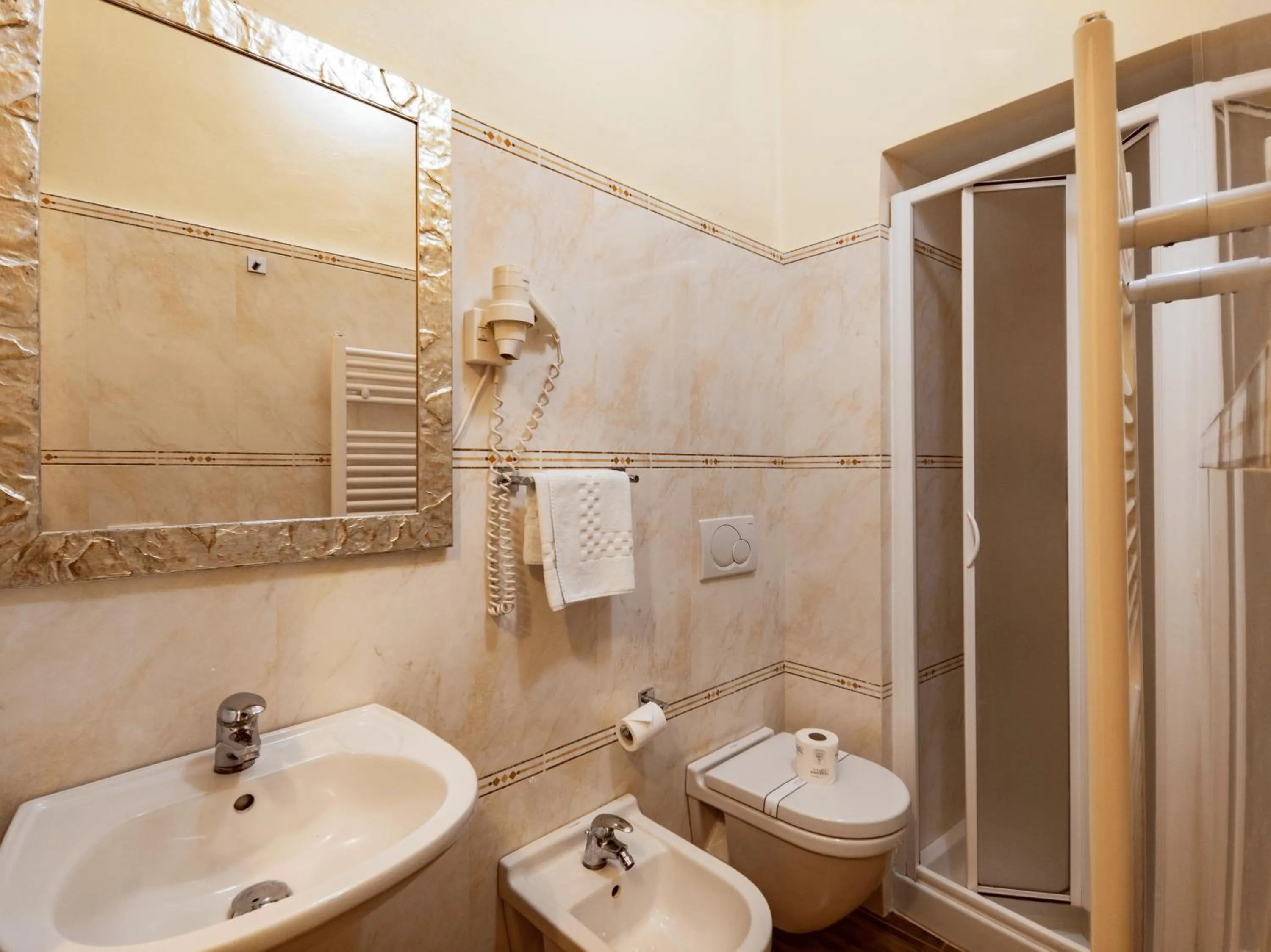 Bathroom in B&B Siena In Centro - Diffuso