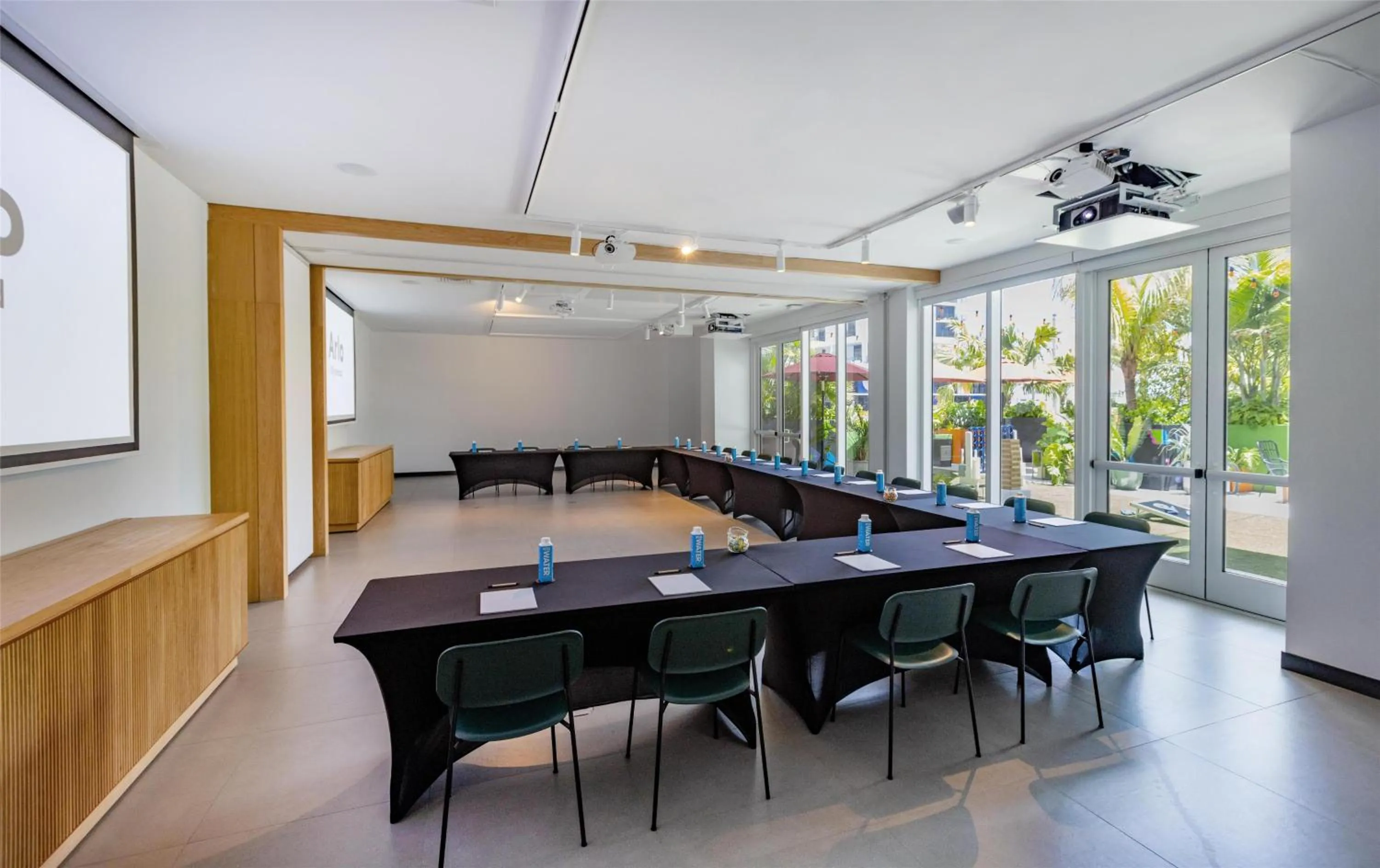 Meeting/conference room in Arlo Wynwood Miami
