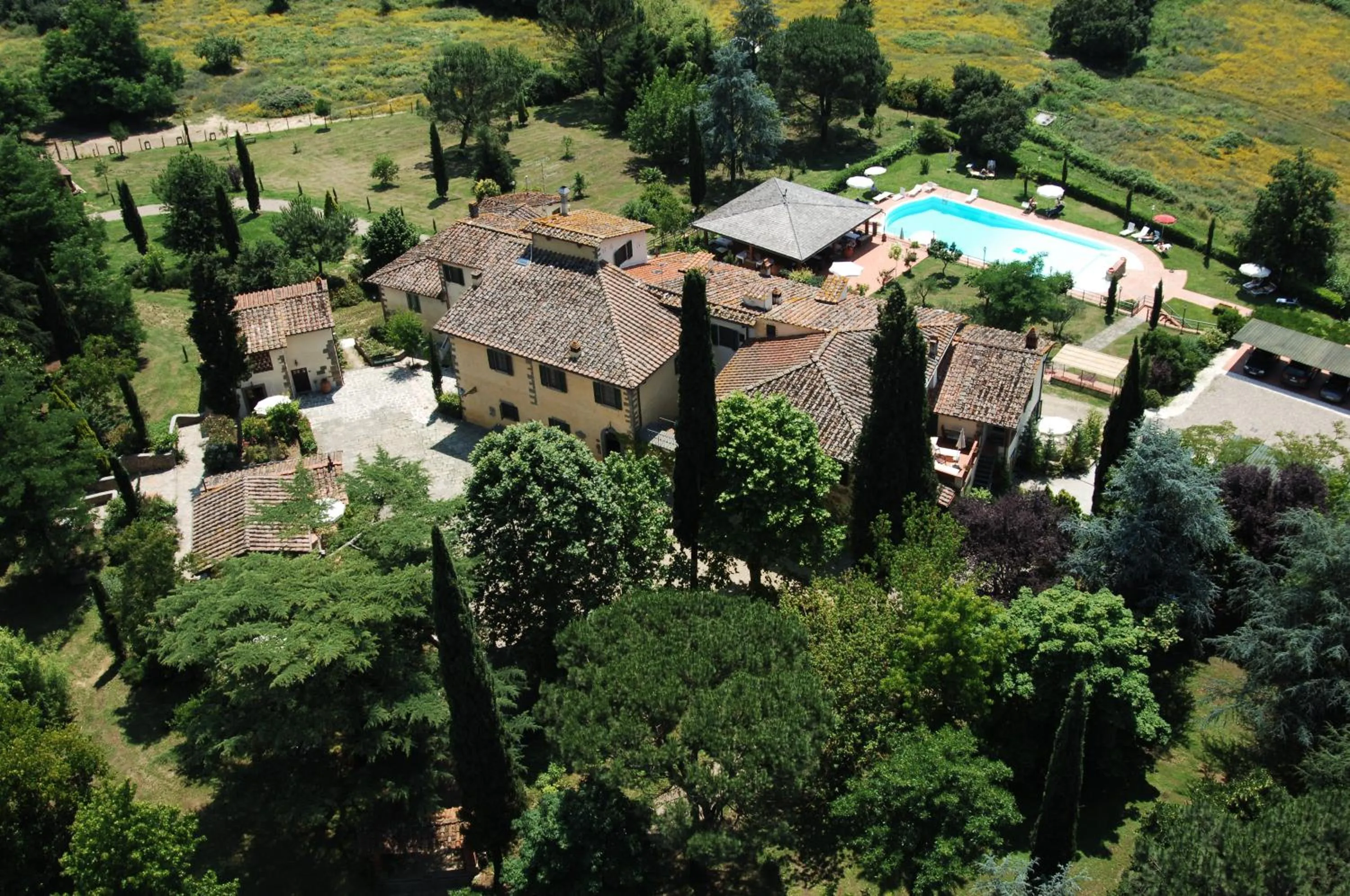 Property building in Villa Rigacci