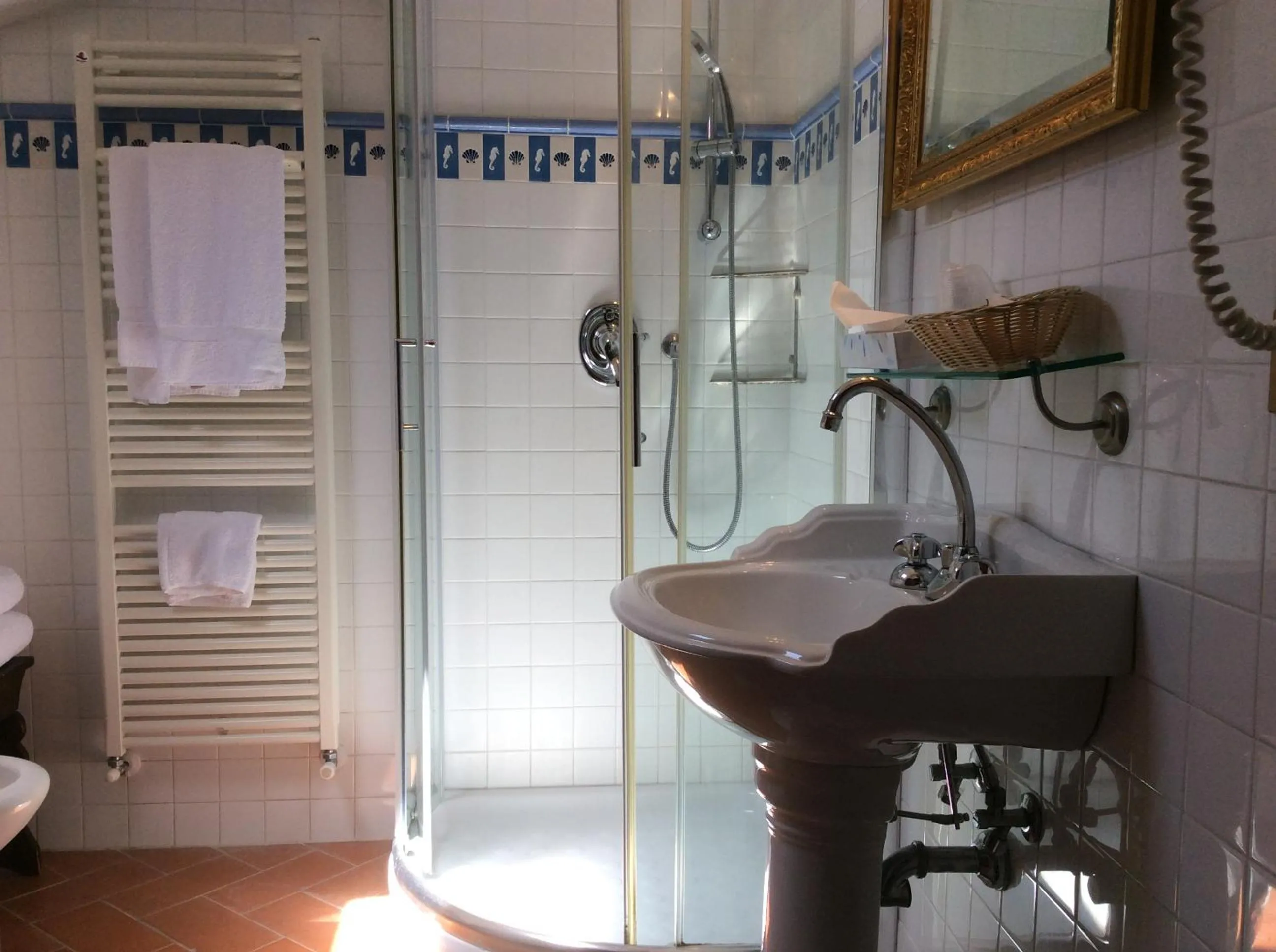 Shower in Villa Rigacci