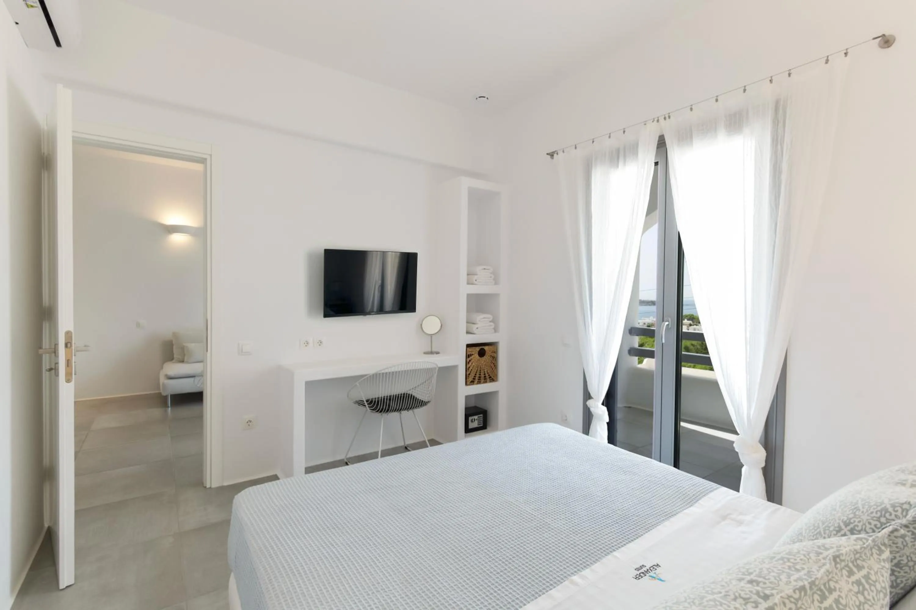 Bed in Alexander Suites