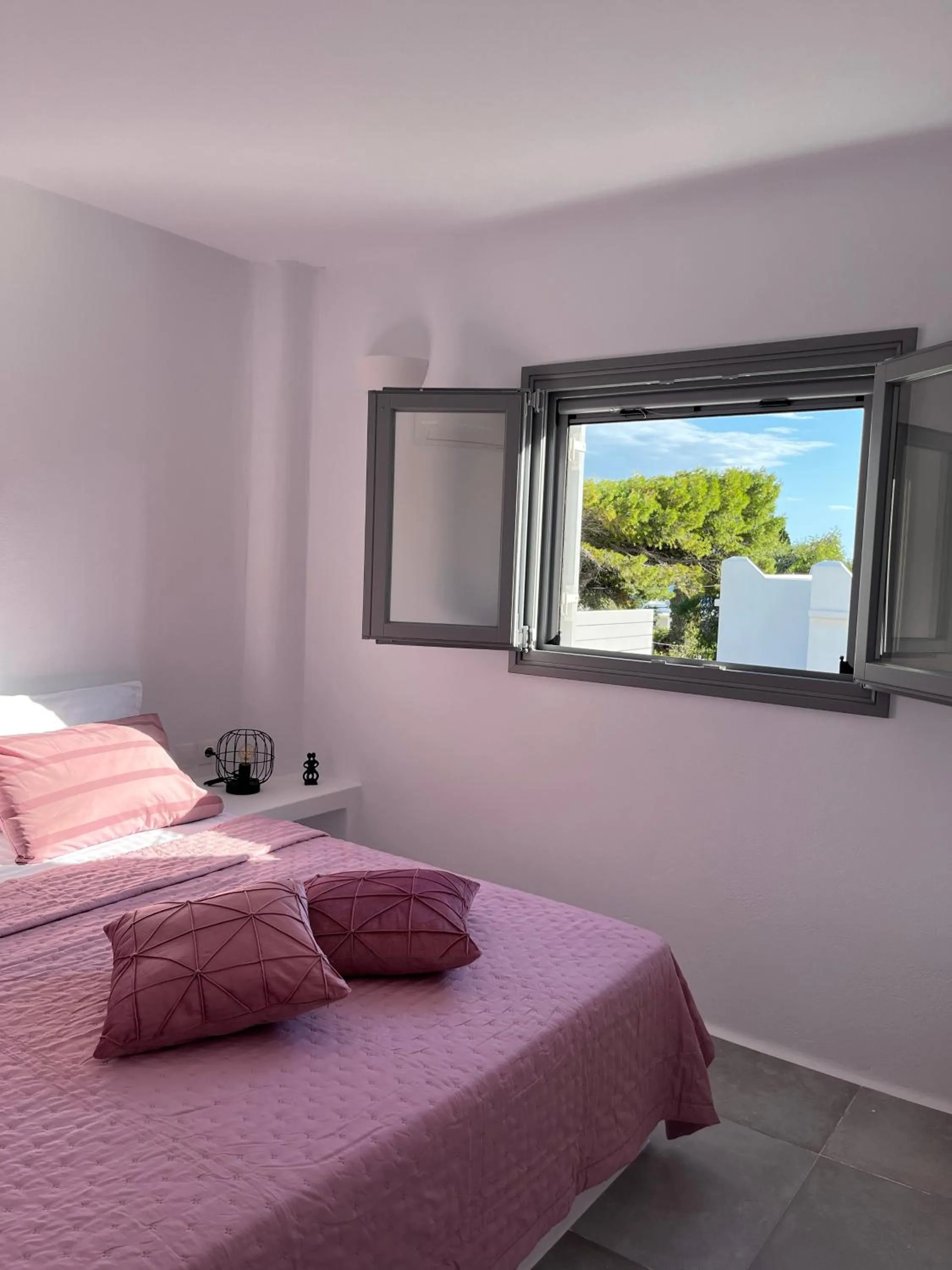 Bed in Alexander Suites