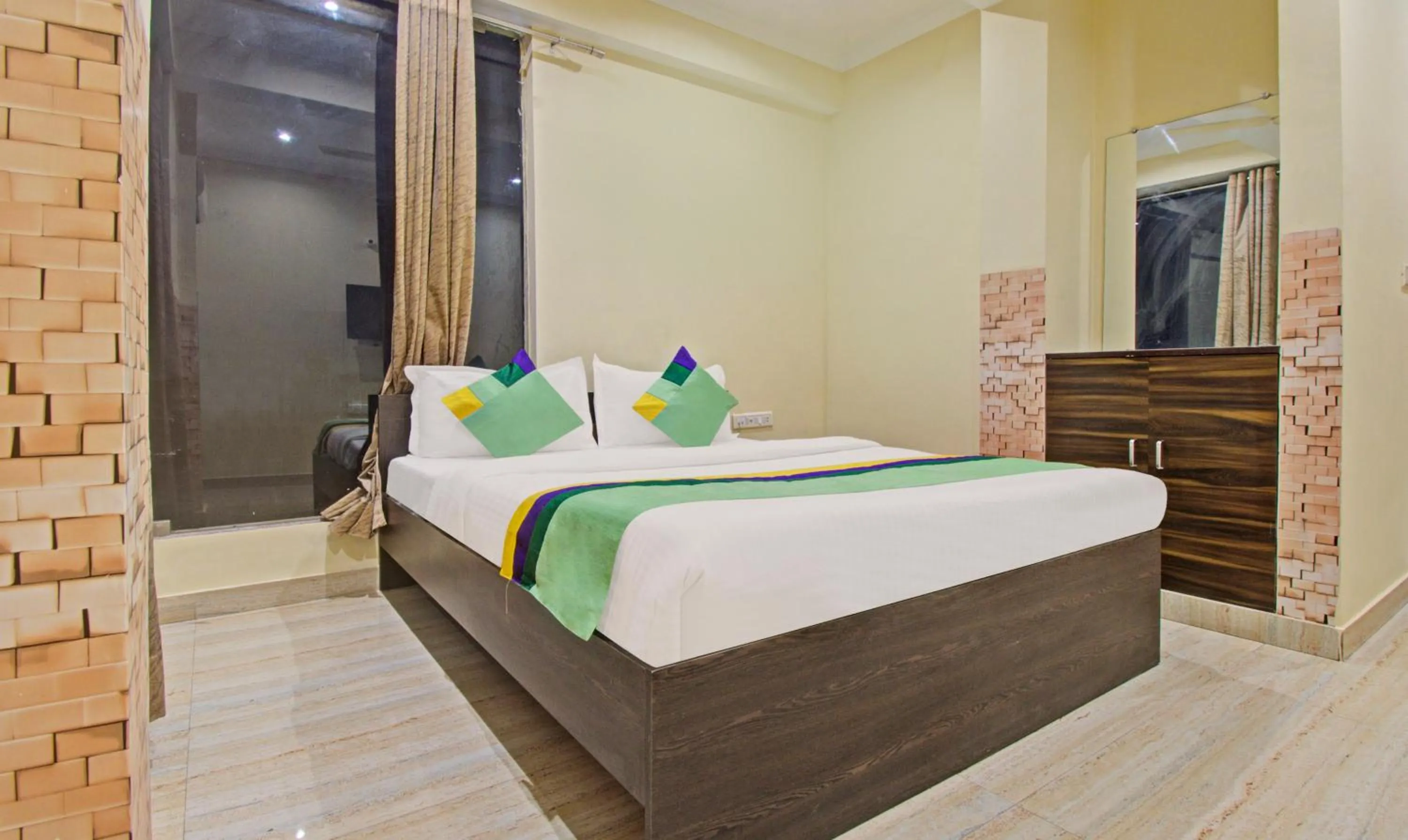 Bedroom, Bed in Hotel Rama Hindustani