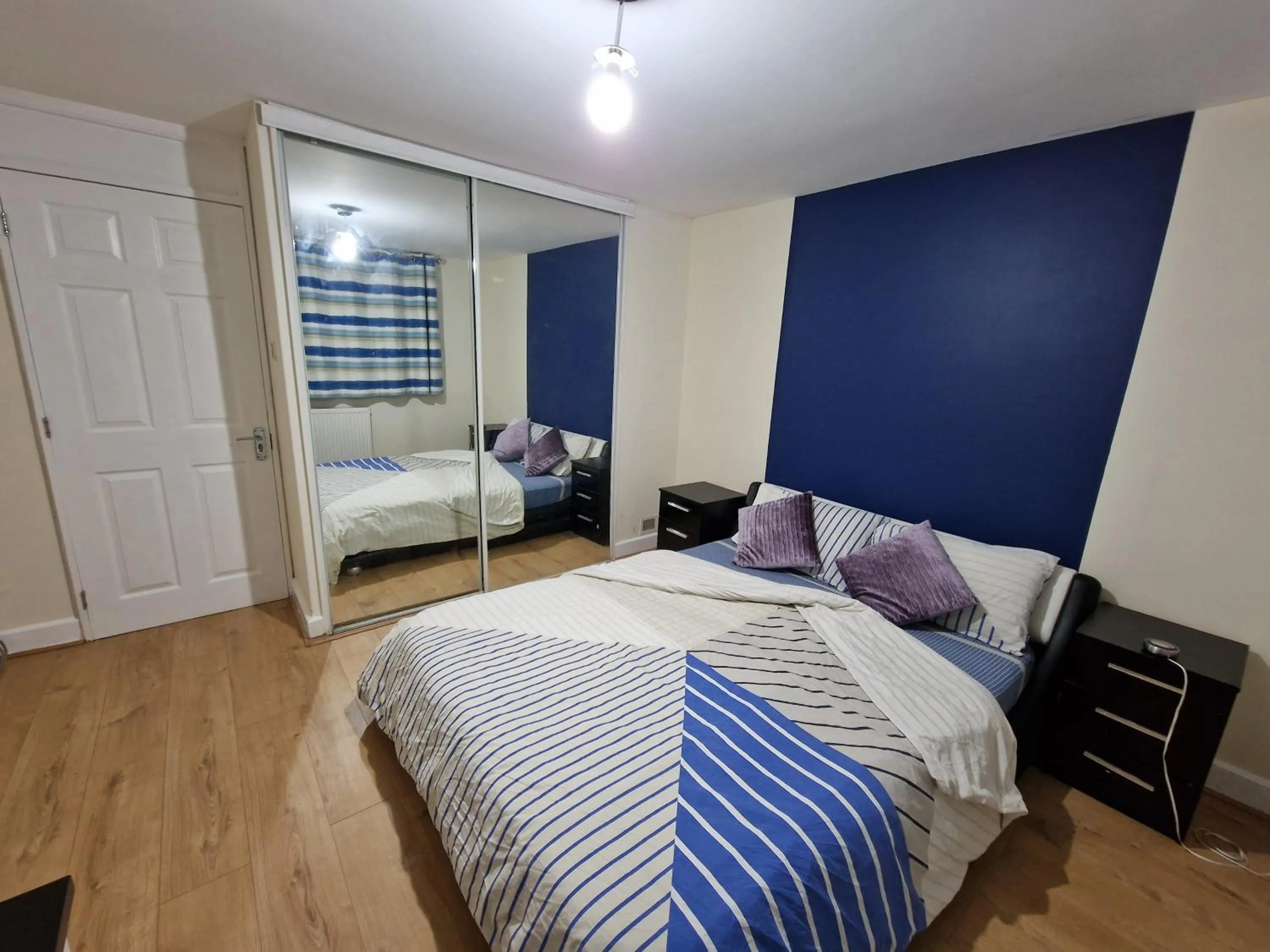 Bedroom, Bed in SnoozeDen Chalvey - Free Parking, Near M4 J6