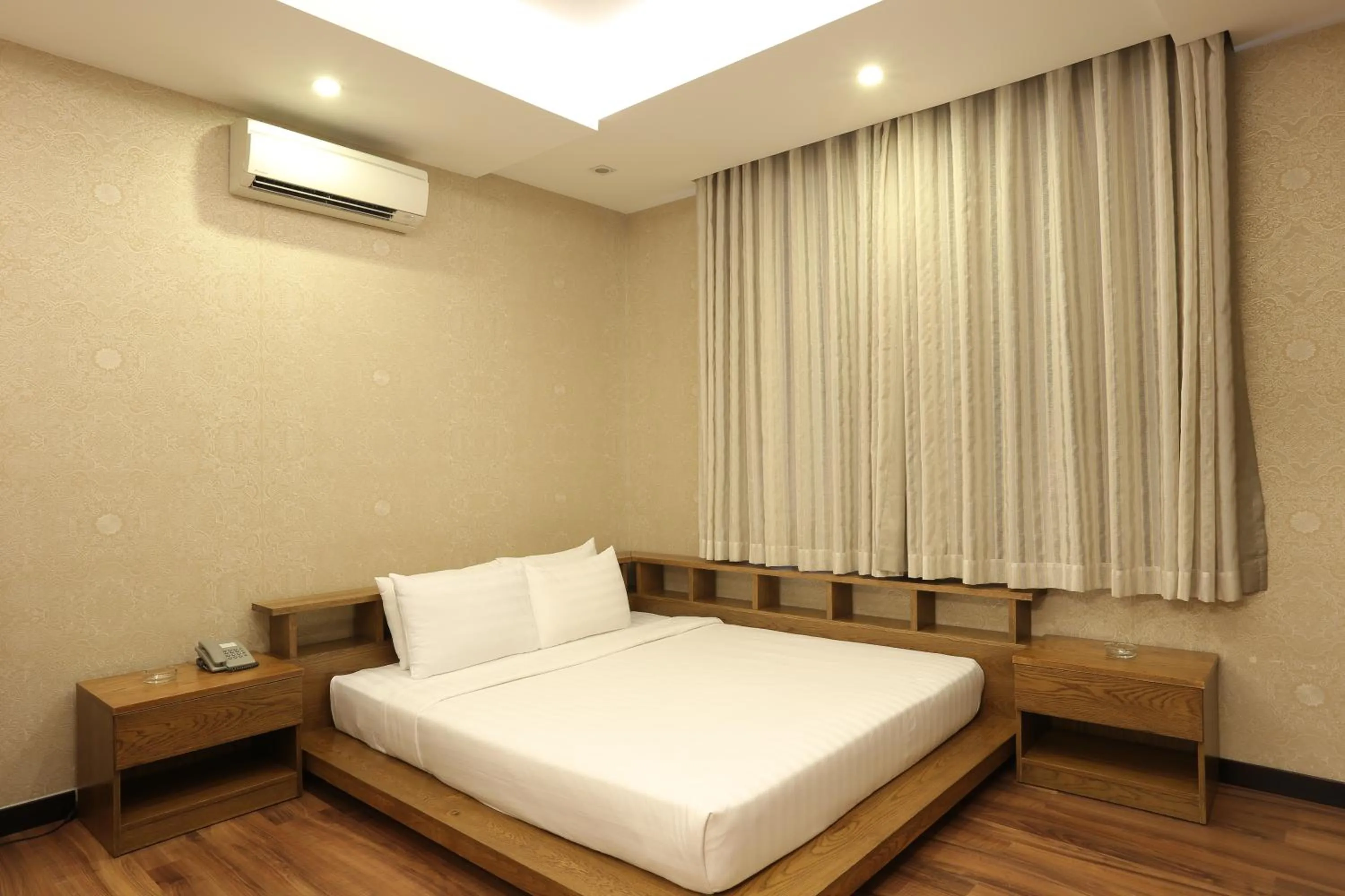 Bed in Valentine Hotel