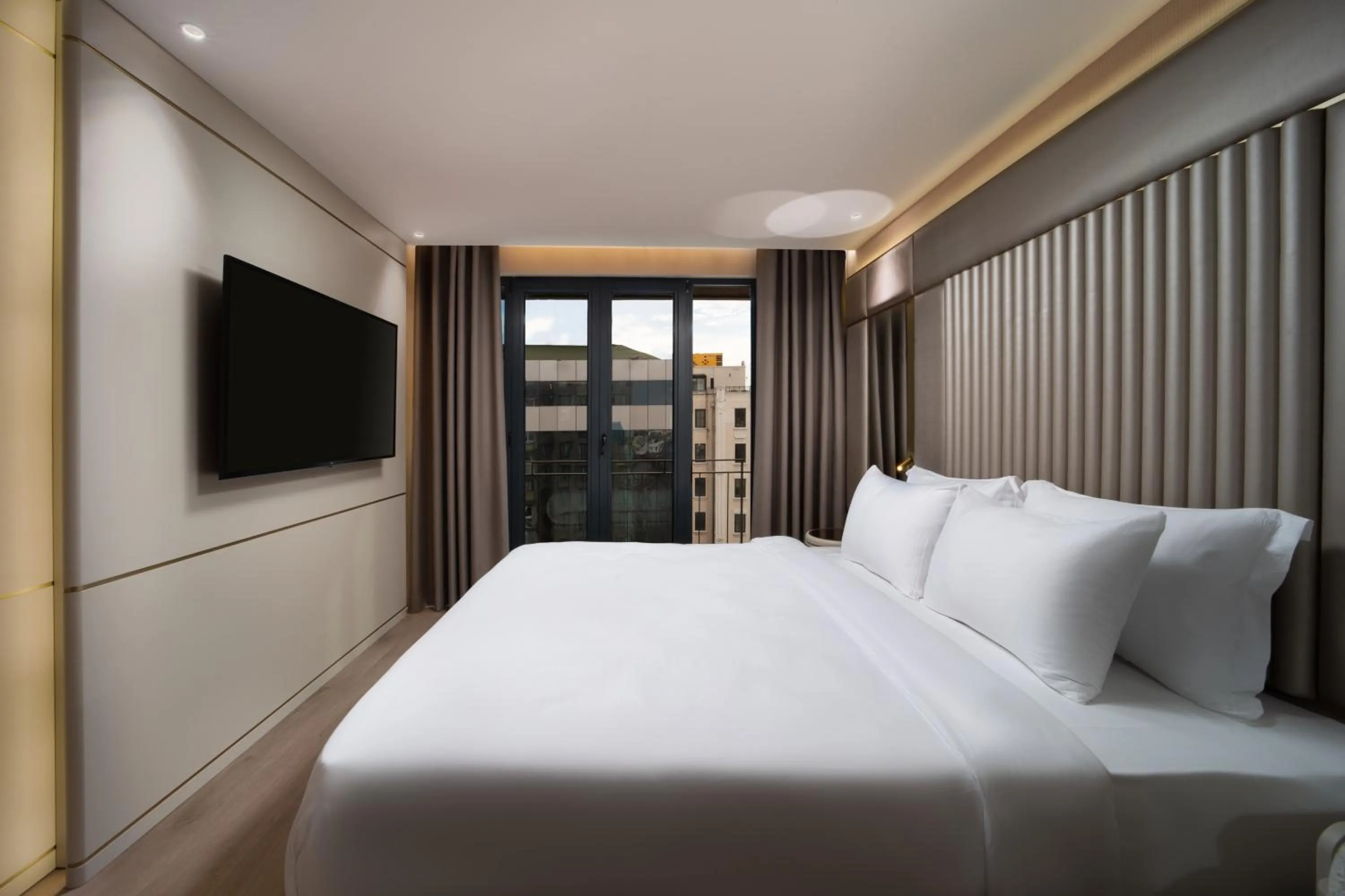 Photo of the whole room, Bed in Bentley Hotel Bosphorus - Special Class