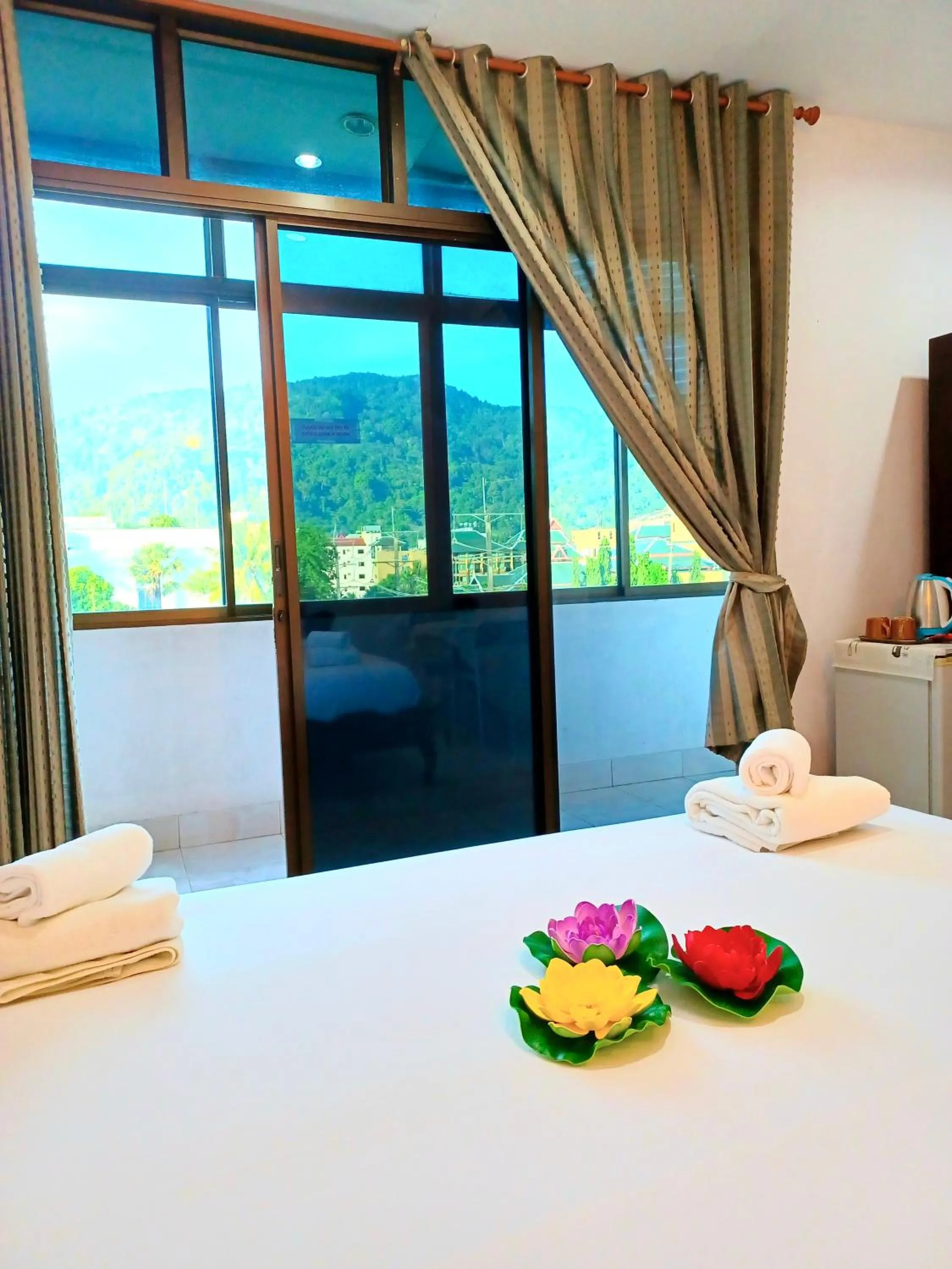 Bed in Happy Holidays Patong