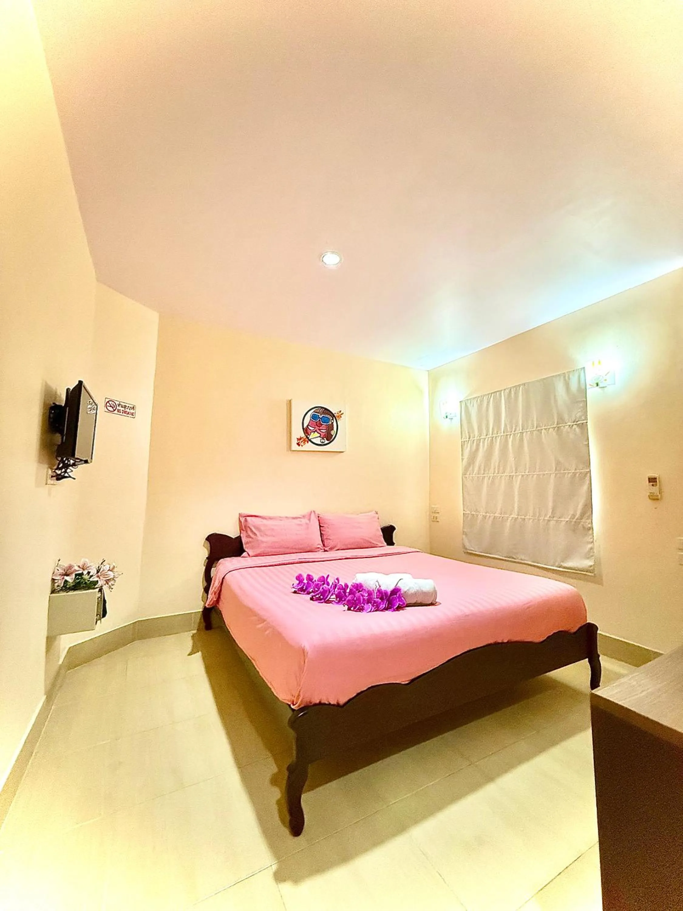 Bed in Happy Holidays Patong