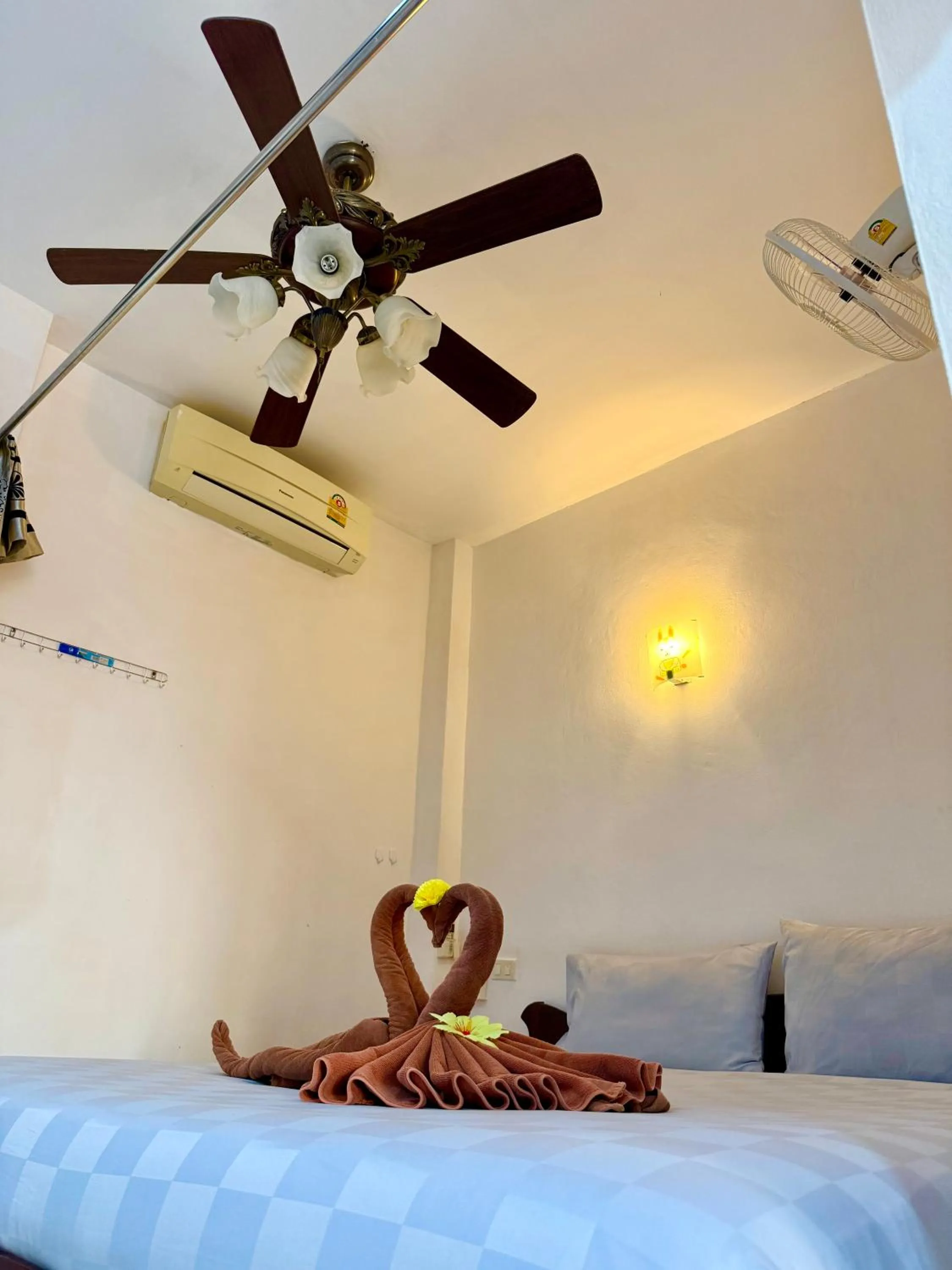 Bed in Happy Holidays Patong