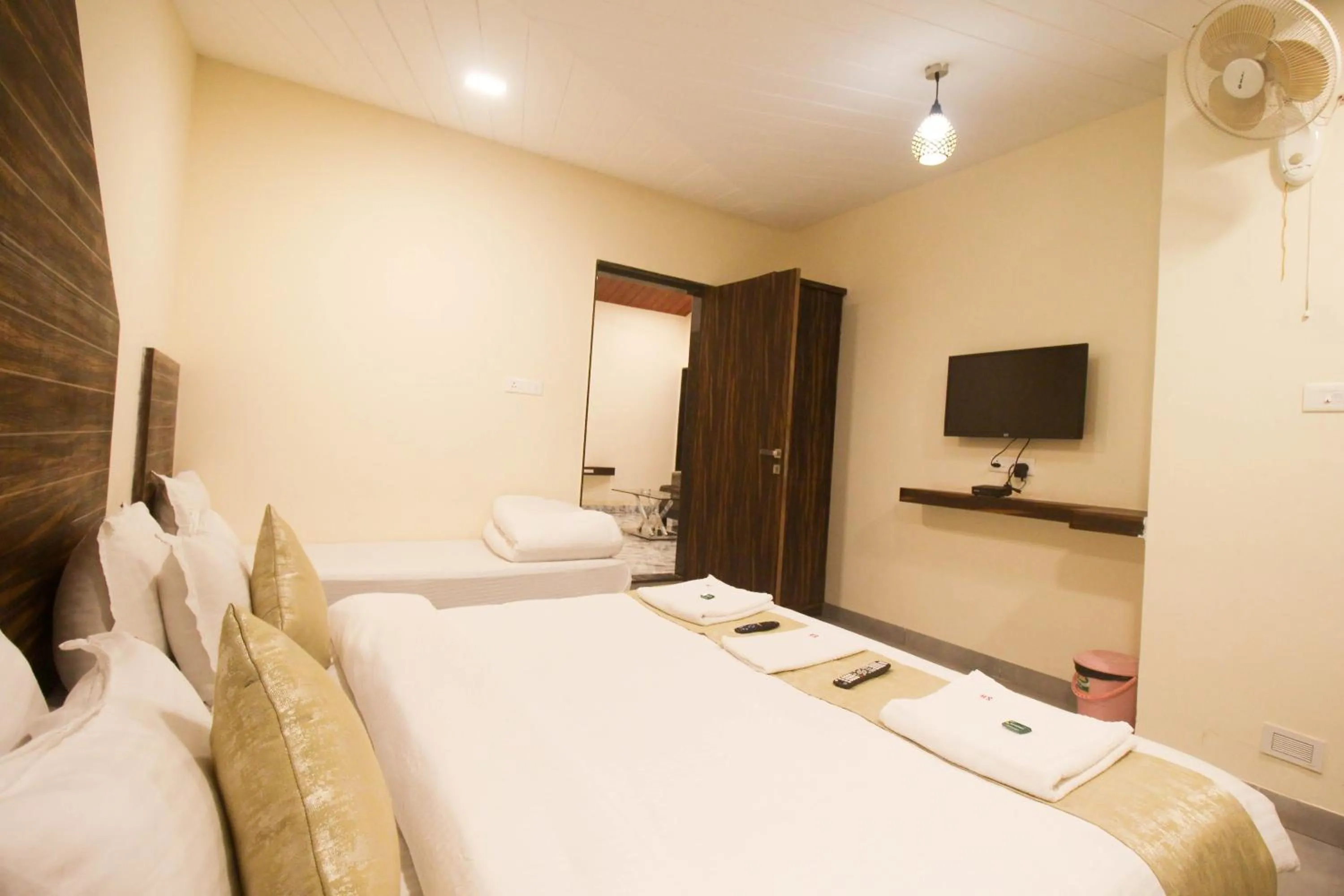 Bedroom, Bed in SHARDUL HERITAGE THE RESORT