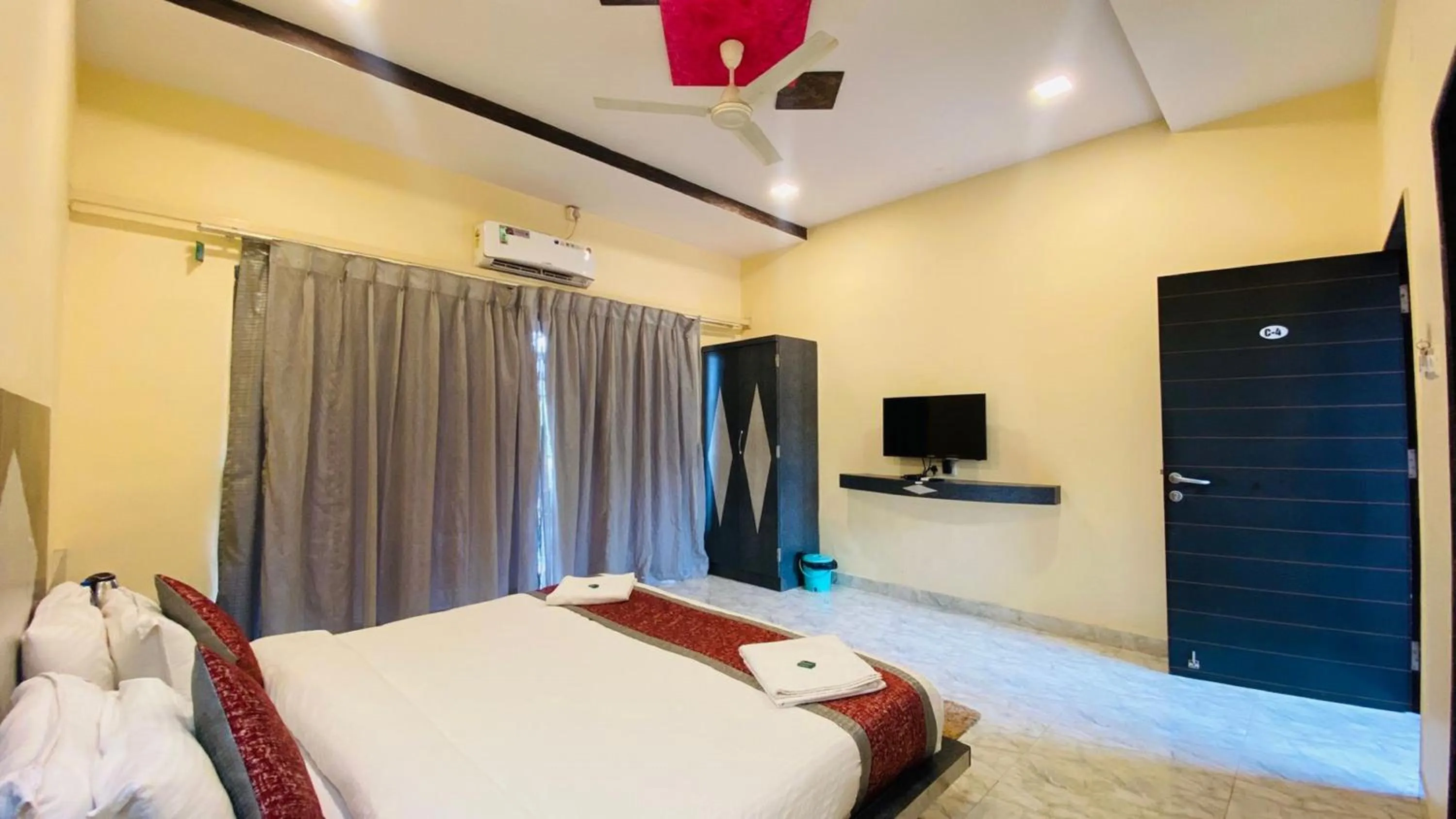 Bedroom, Bed in SHARDUL HERITAGE THE RESORT