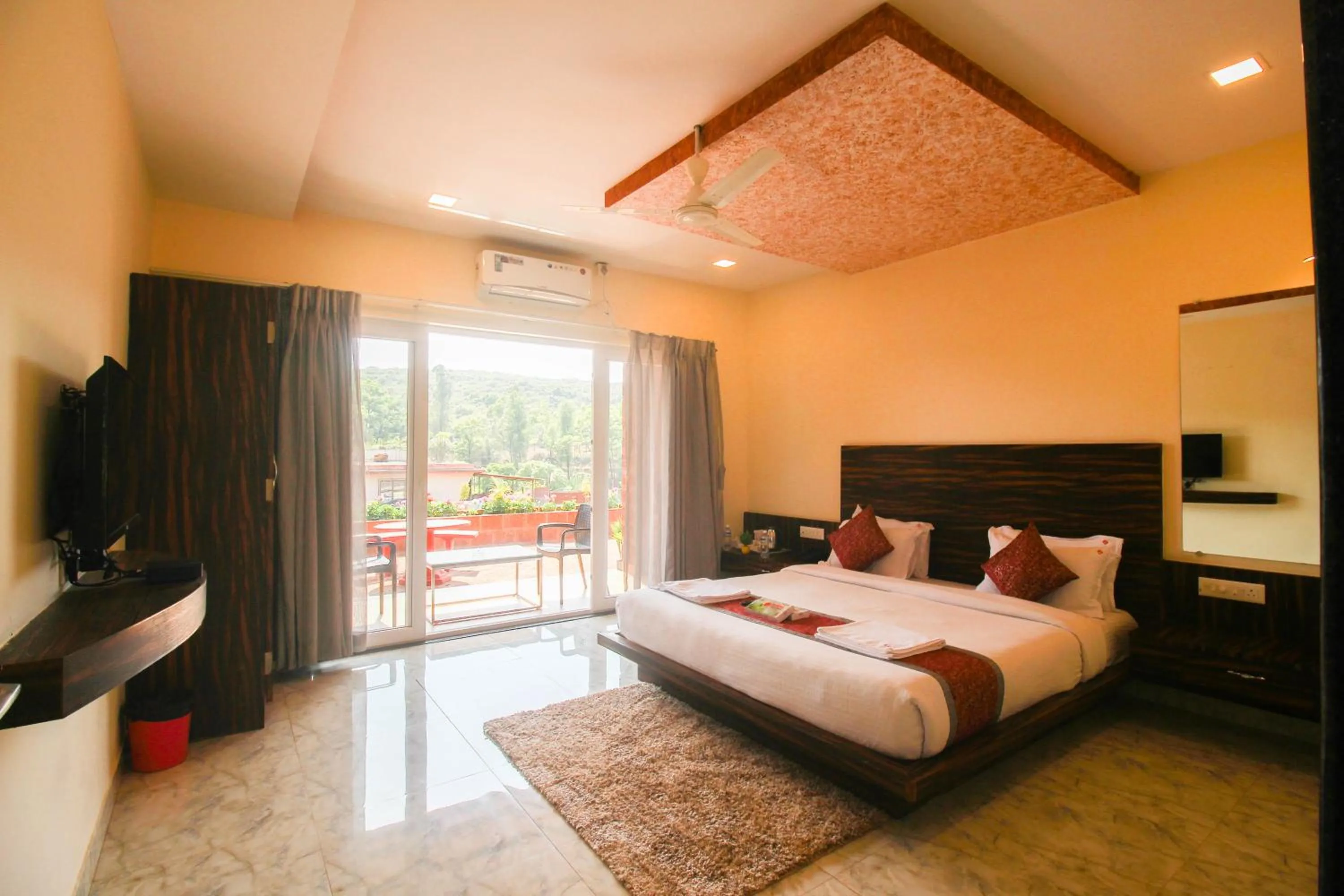 Bedroom, Bed in SHARDUL HERITAGE THE RESORT