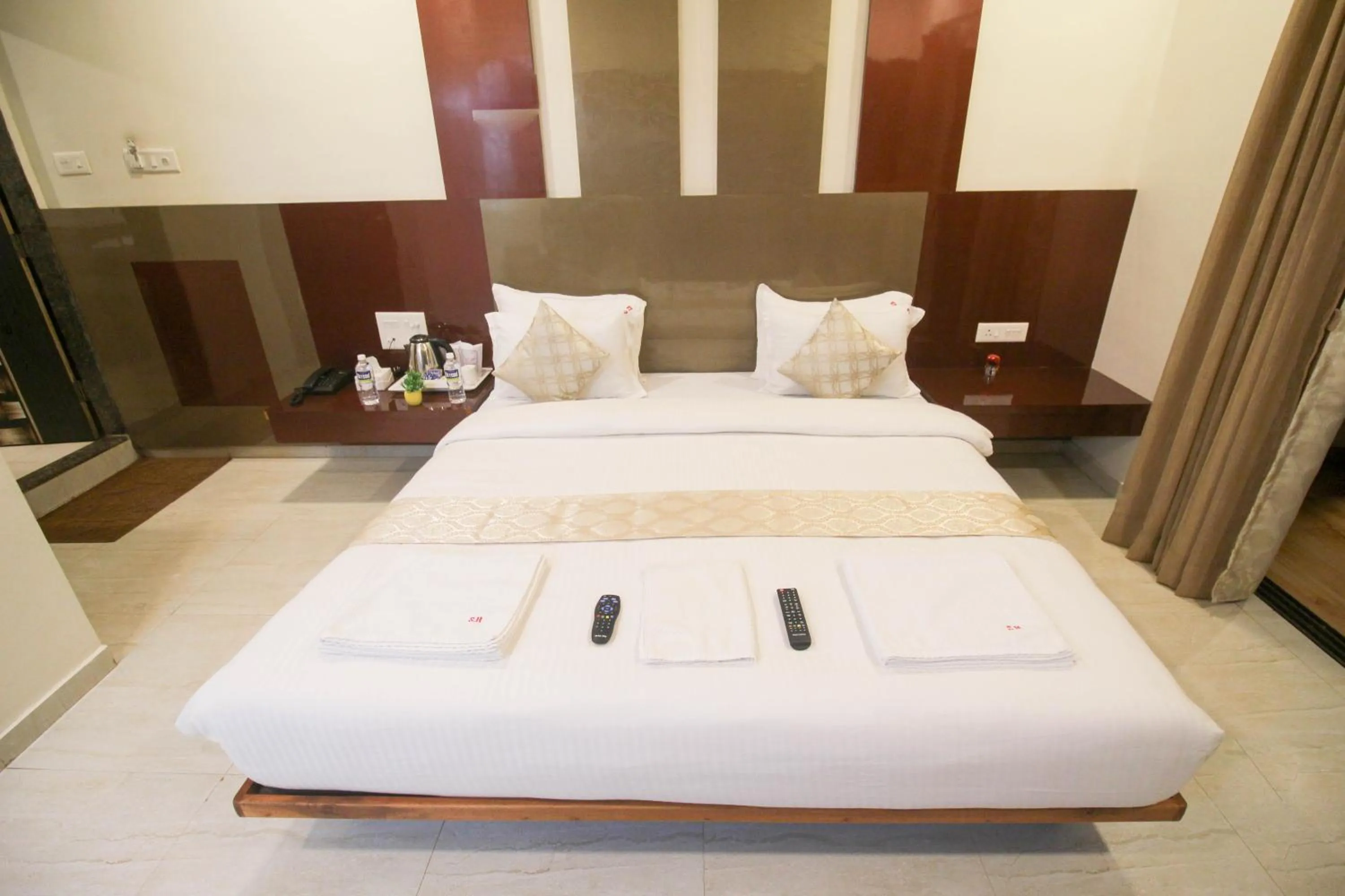 Bedroom, Bed in SHARDUL HERITAGE THE RESORT