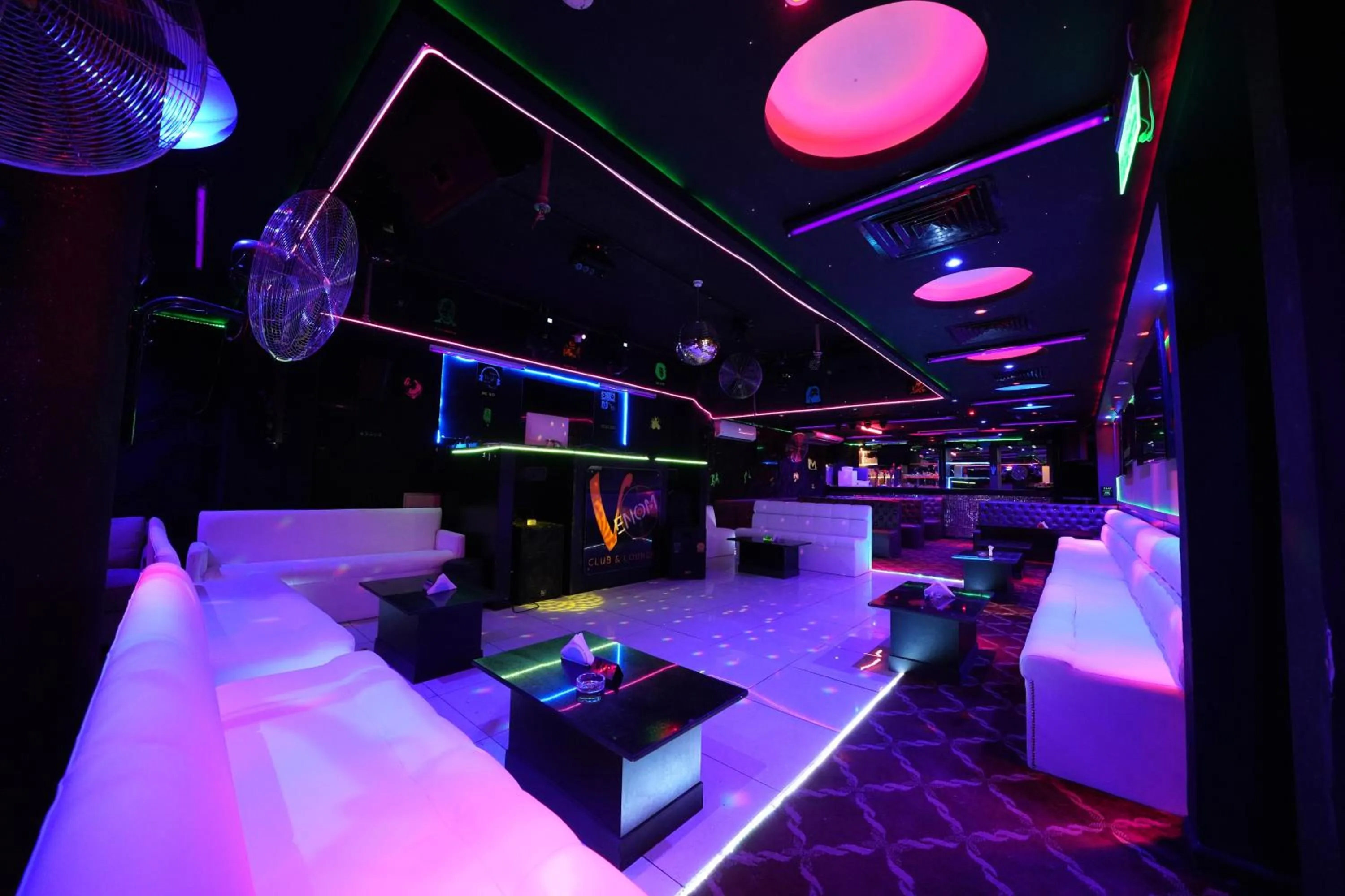 Lounge or bar in Nine Hotel