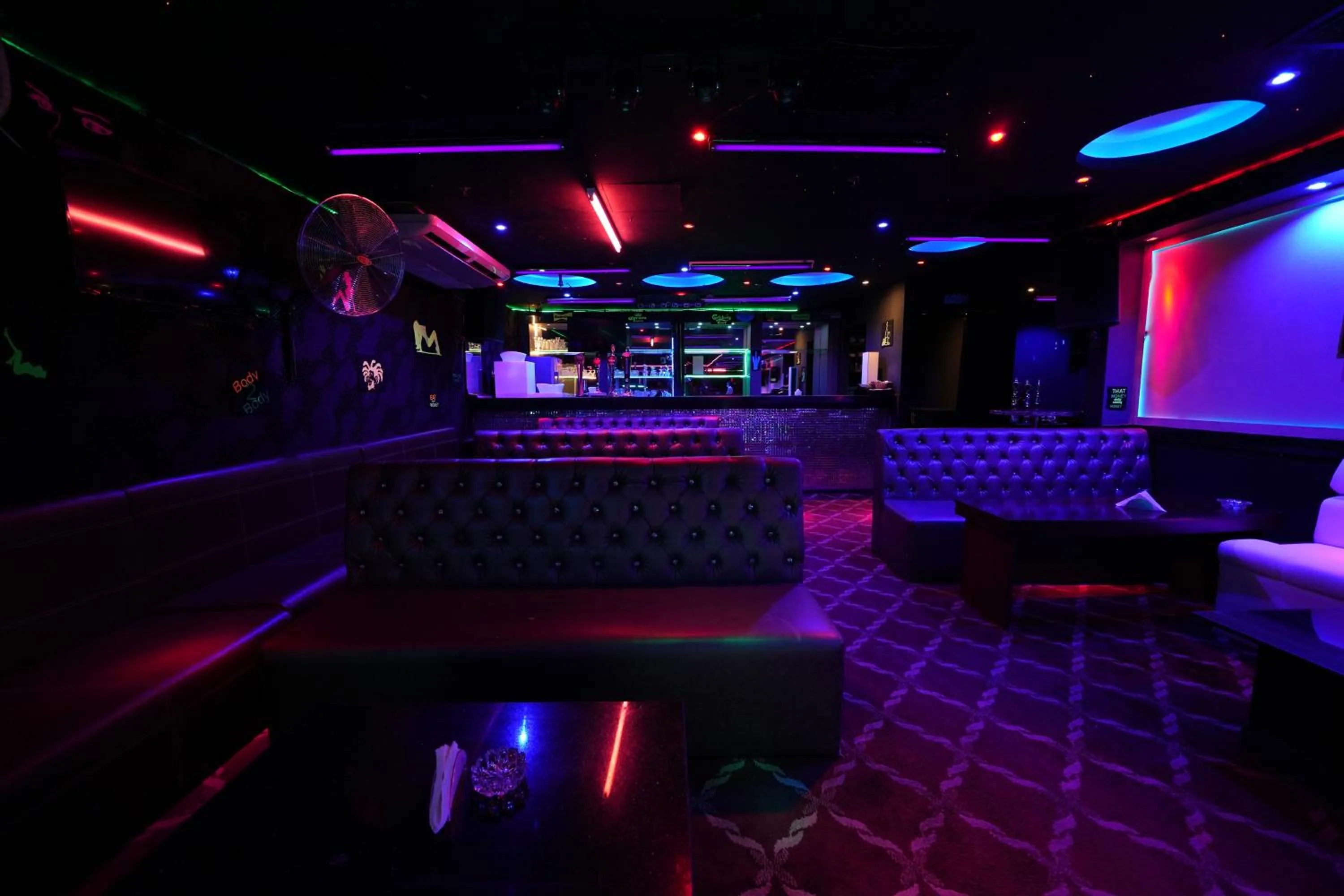 Lounge or bar in Nine Hotel