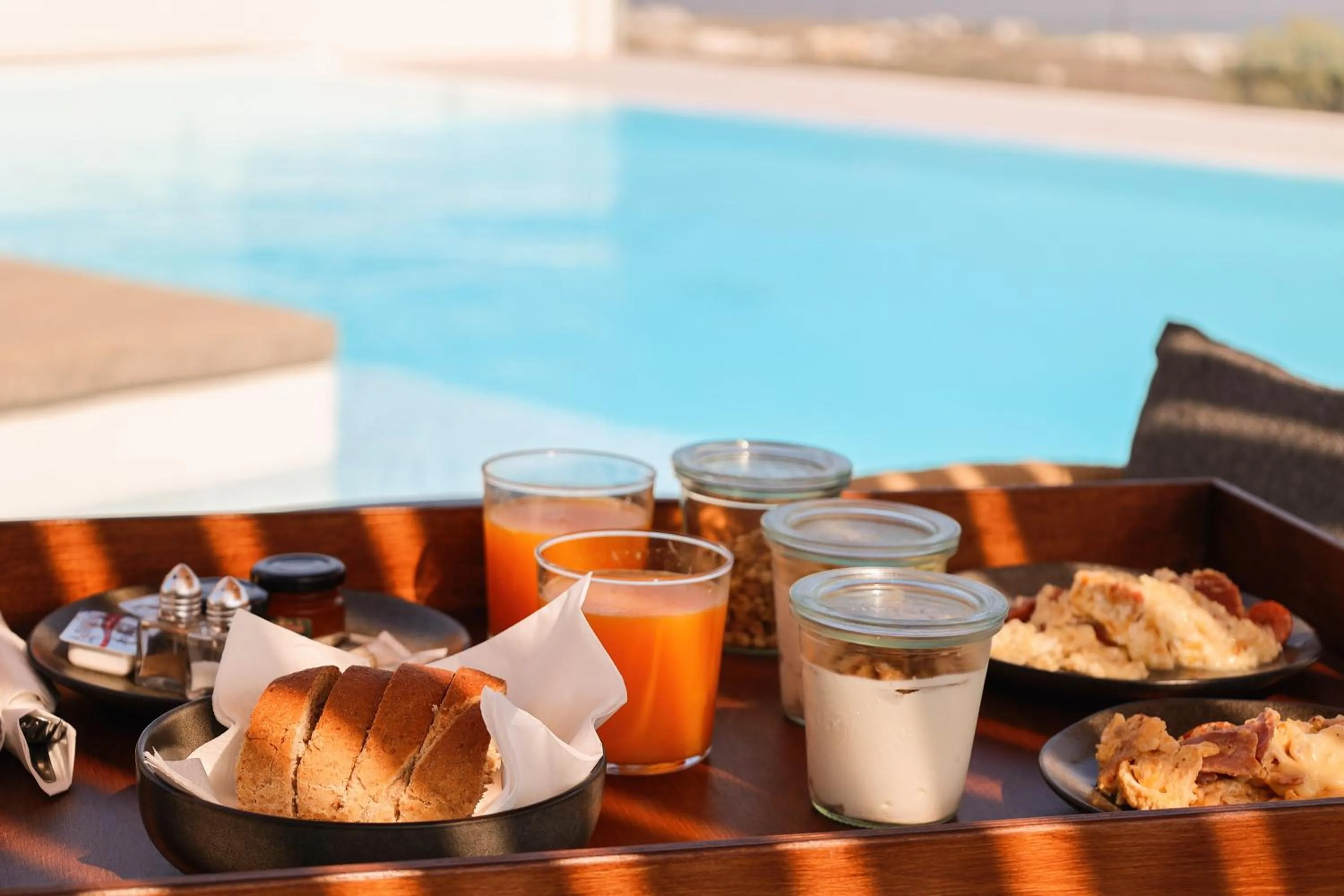 Breakfast in North Wind Luxury Suites