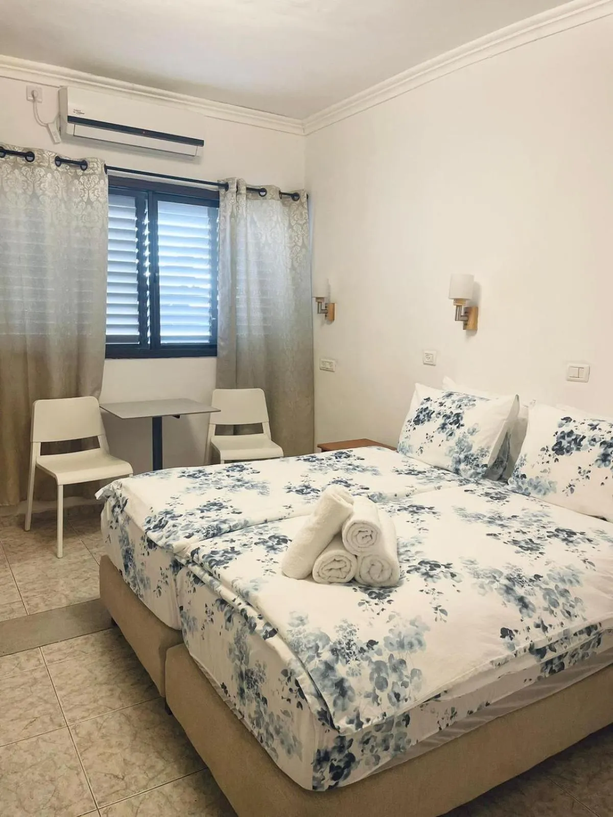 Bed in Amigo Hotel On The Beach