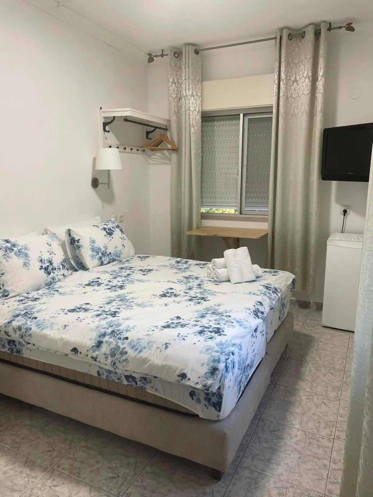 Bed in Amigo Hotel On The Beach