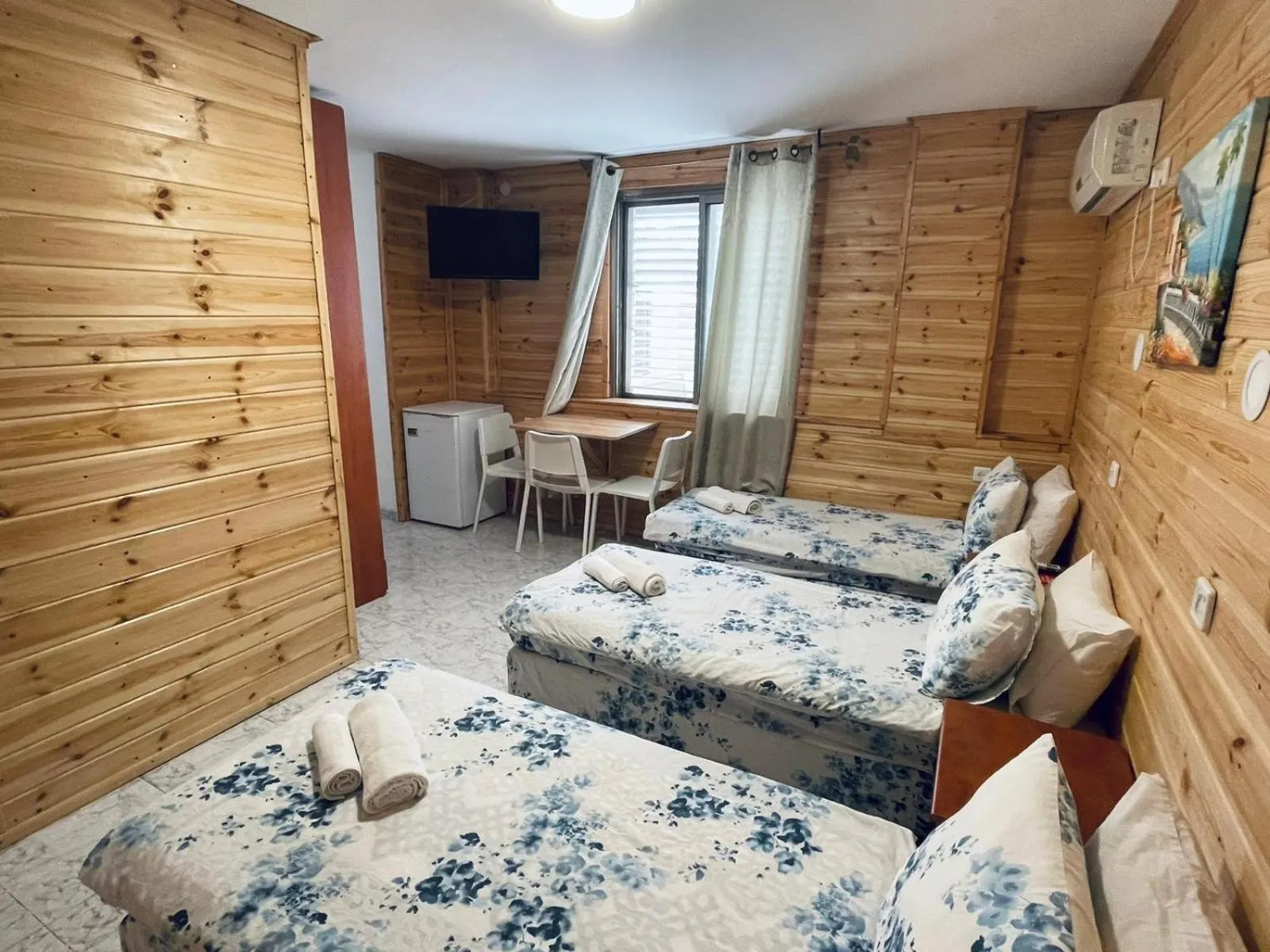 Living room, Bed in Amigo Hotel On The Beach