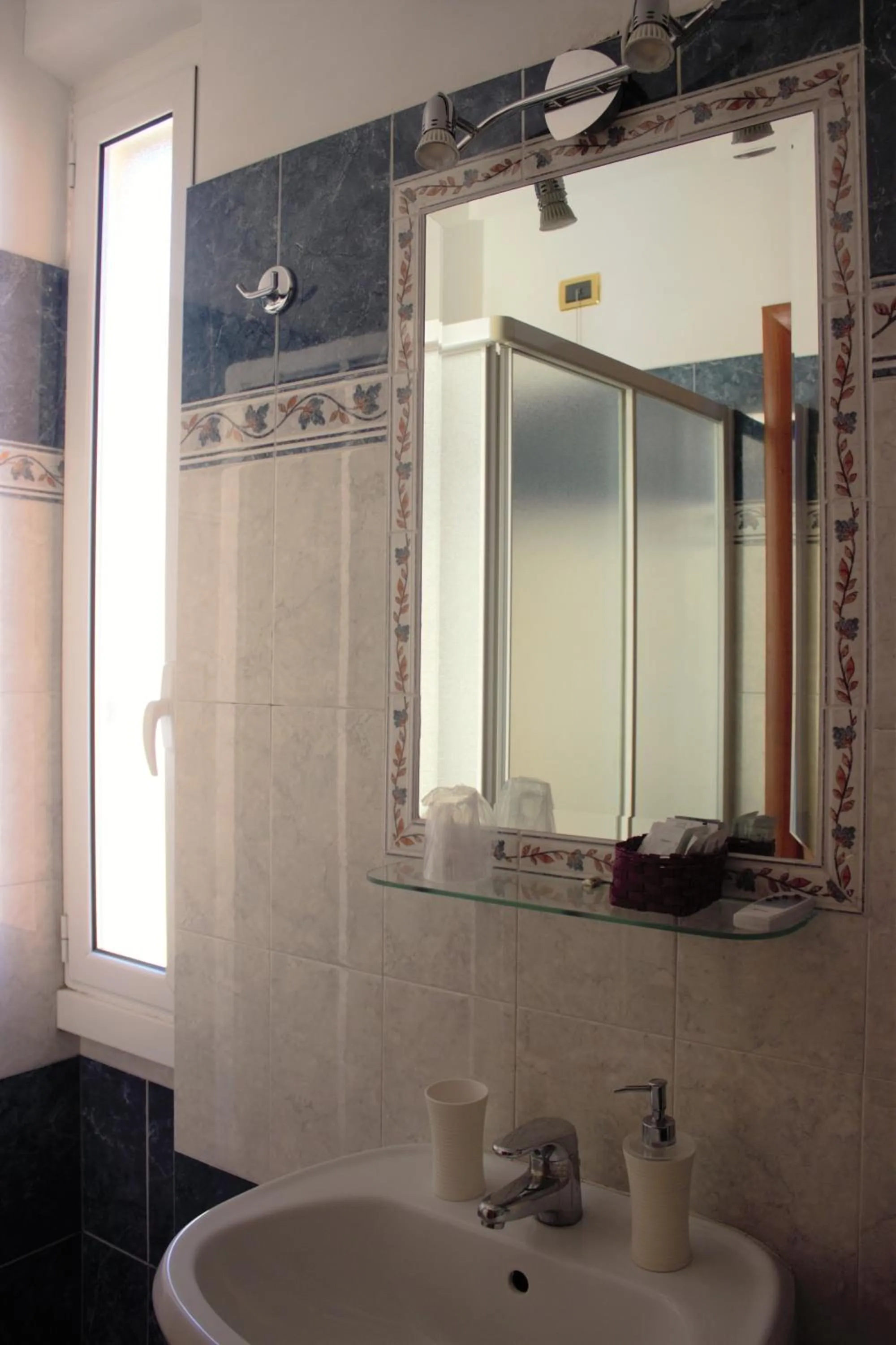 Bathroom in Città Eterna Guest House