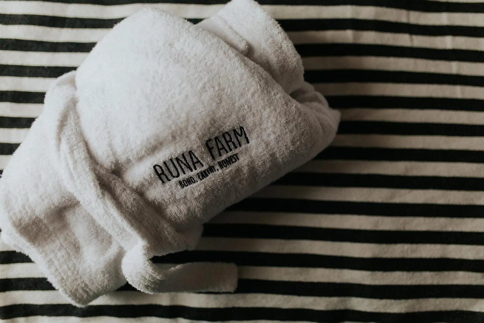 Text overlay in Runa Farm