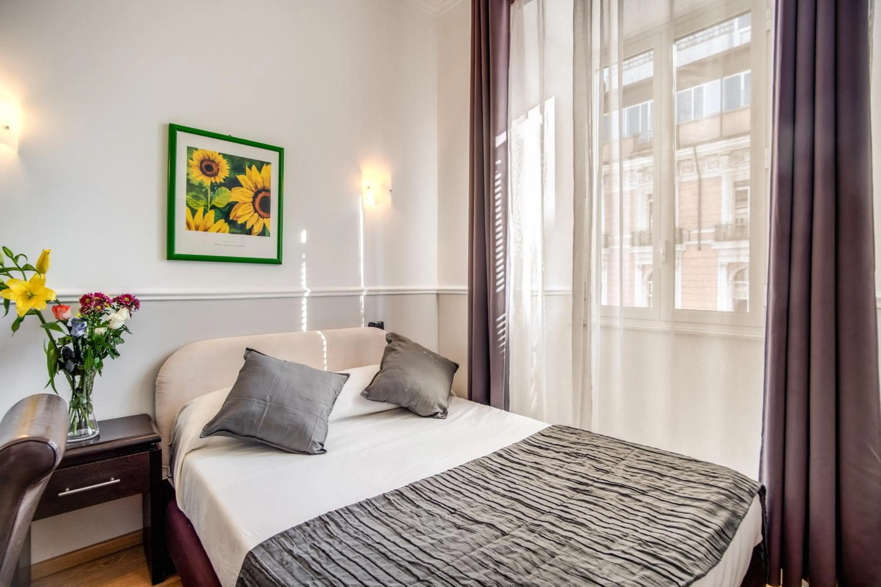 Bedroom, Bed in Hotel Everest Inn Rome