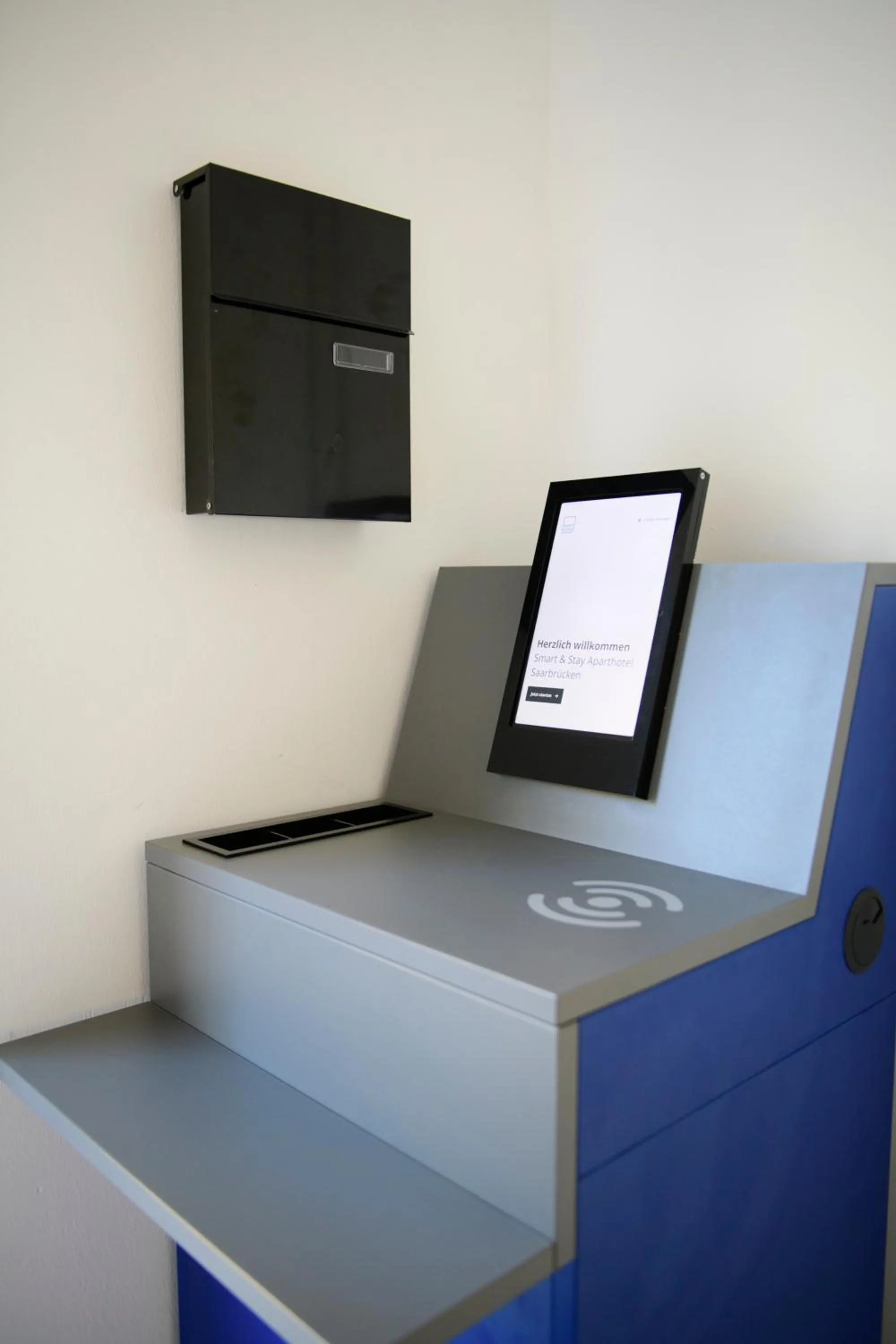 Property building in Smart & Stay Aparthotel Saarbrücken Süd - Self-Check-In - Free Parking