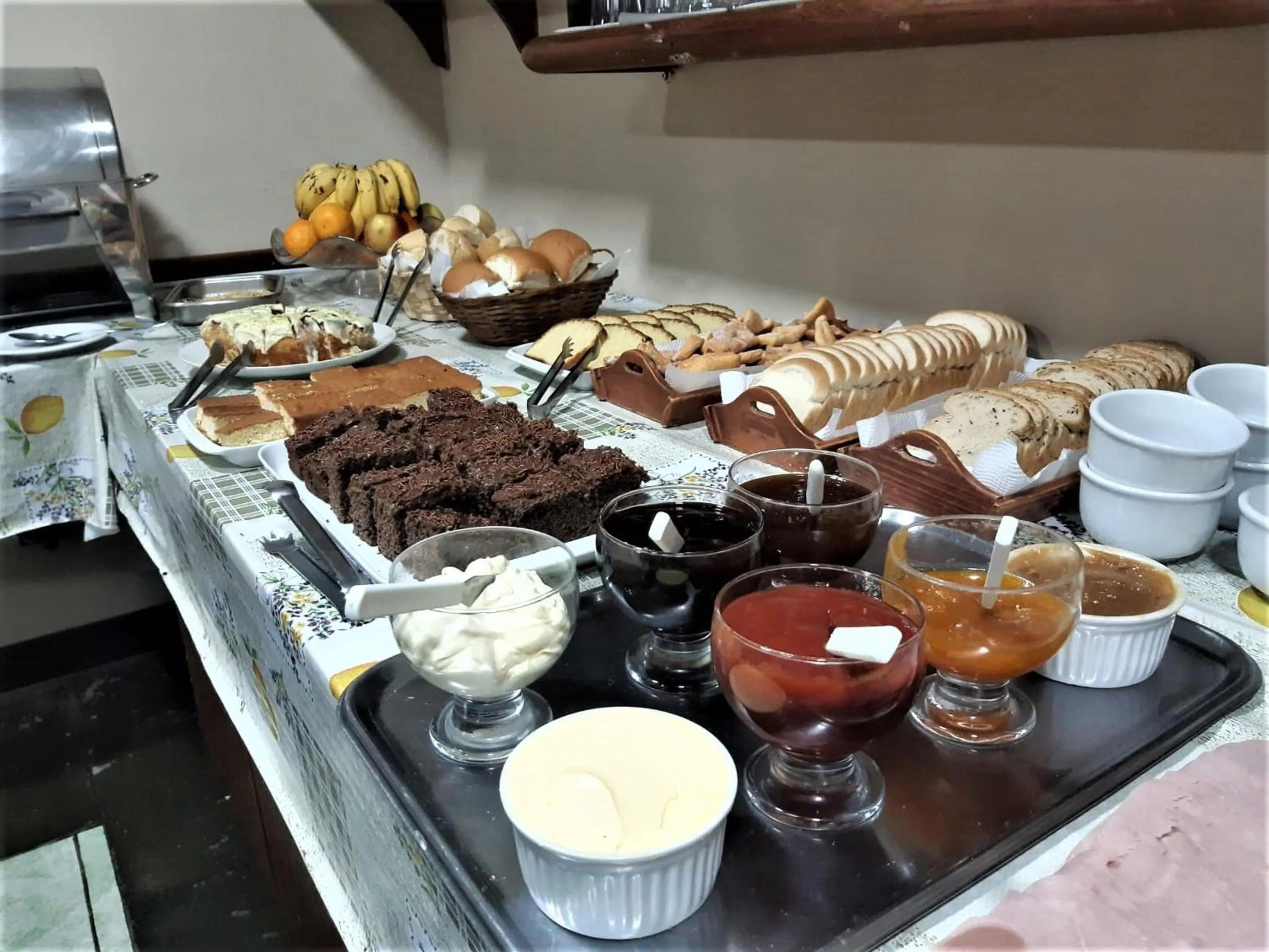 Buffet breakfast in Pousada Bella Serra