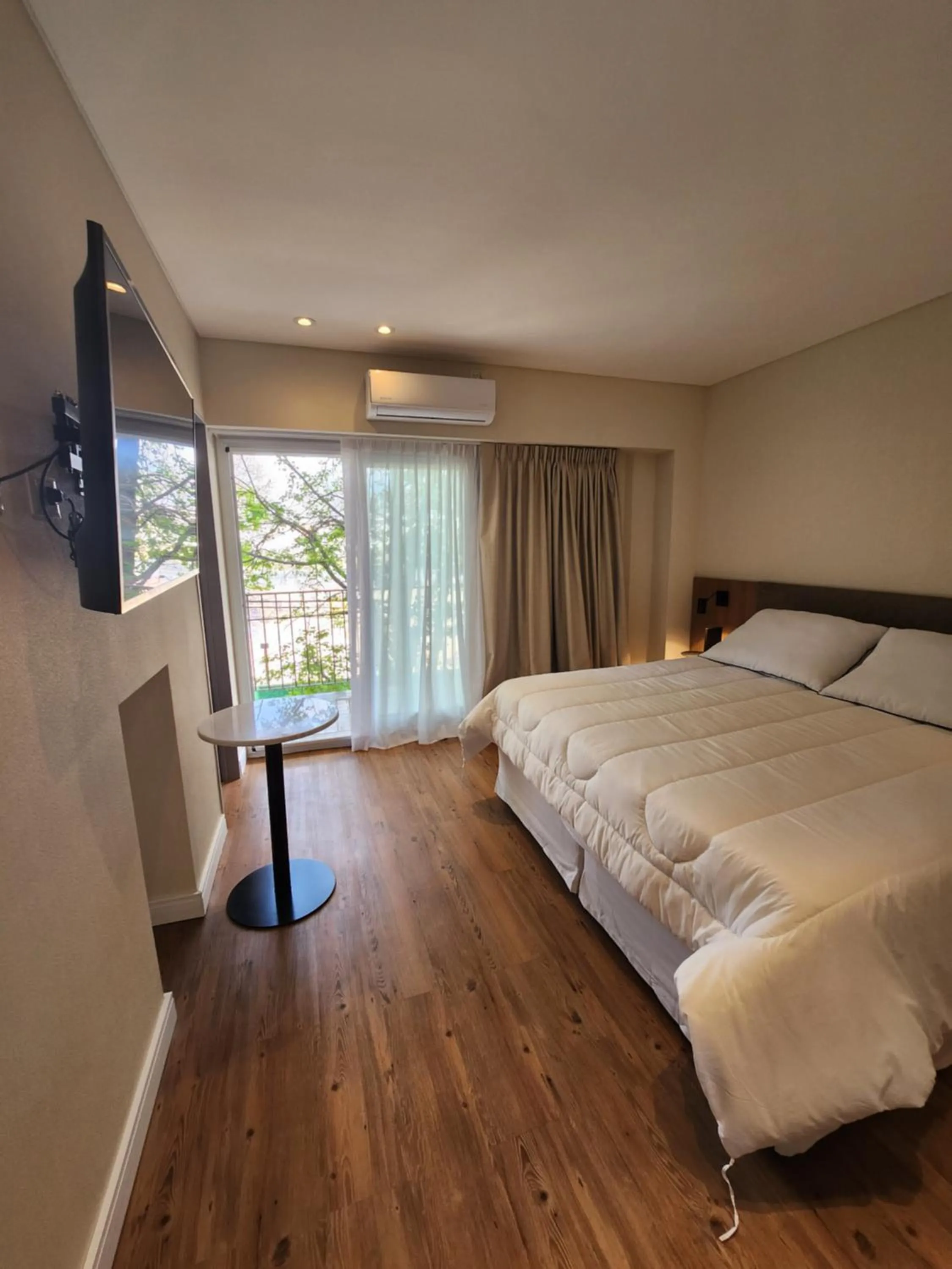 Photo of the whole room in Clayton Buenos Aires