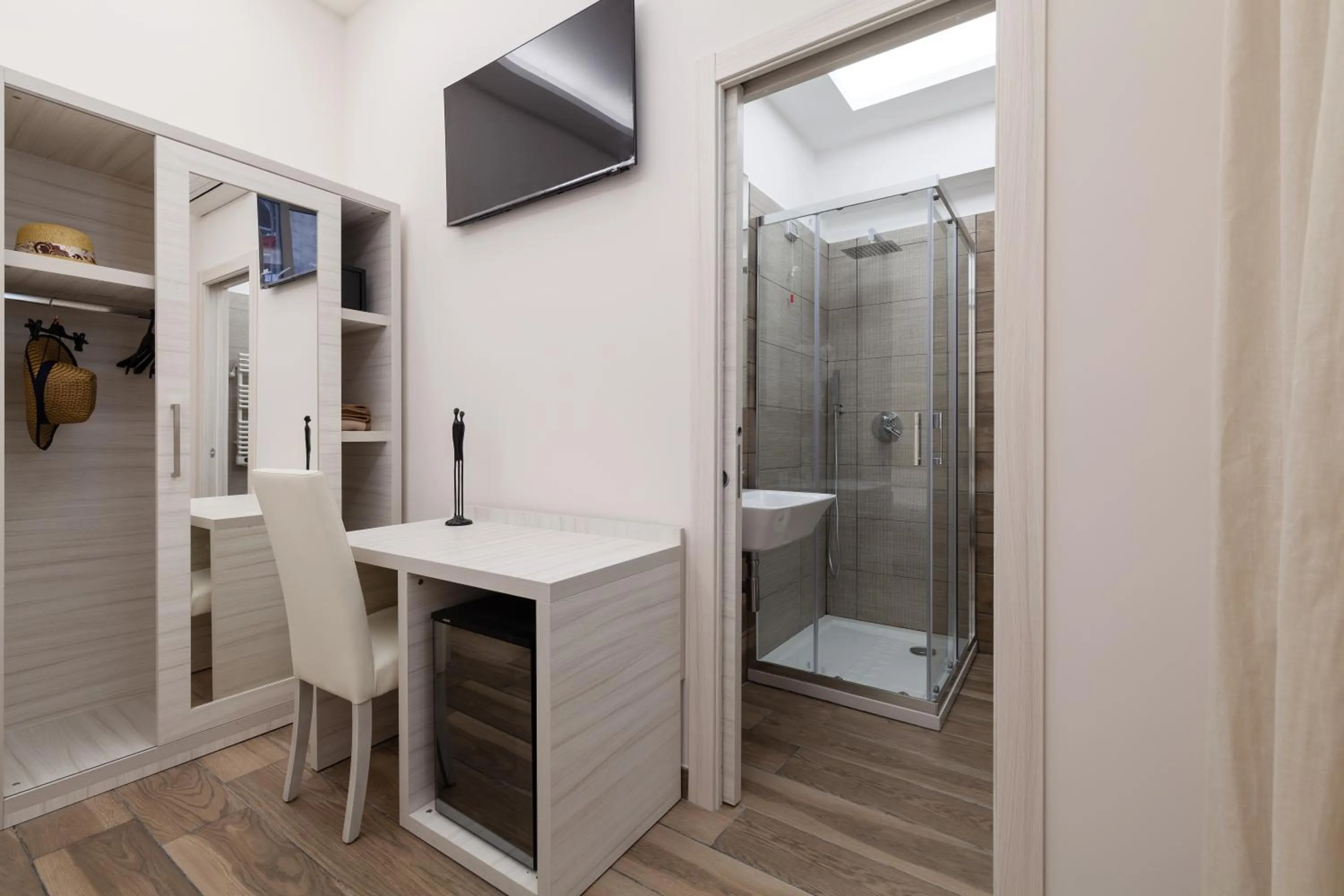 Shower in Hub Naples