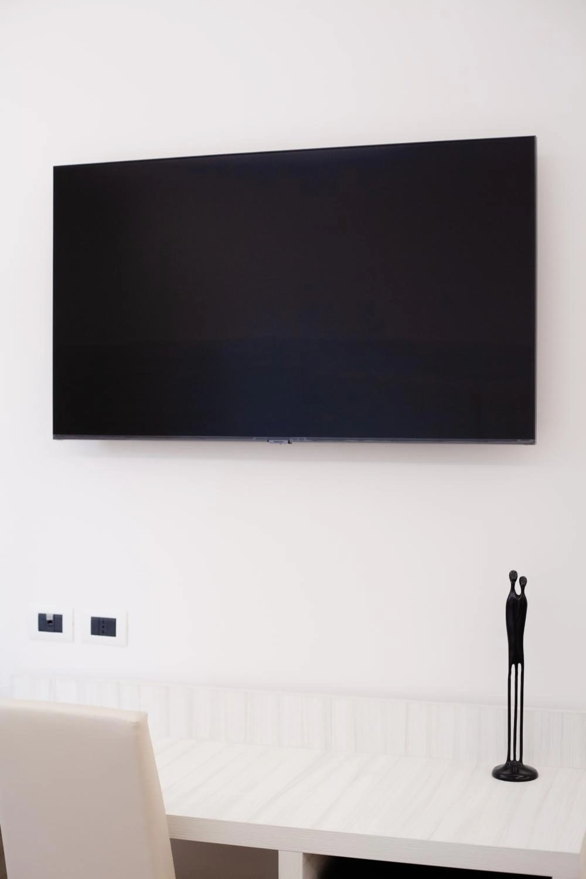 TV and multimedia in Hub Naples