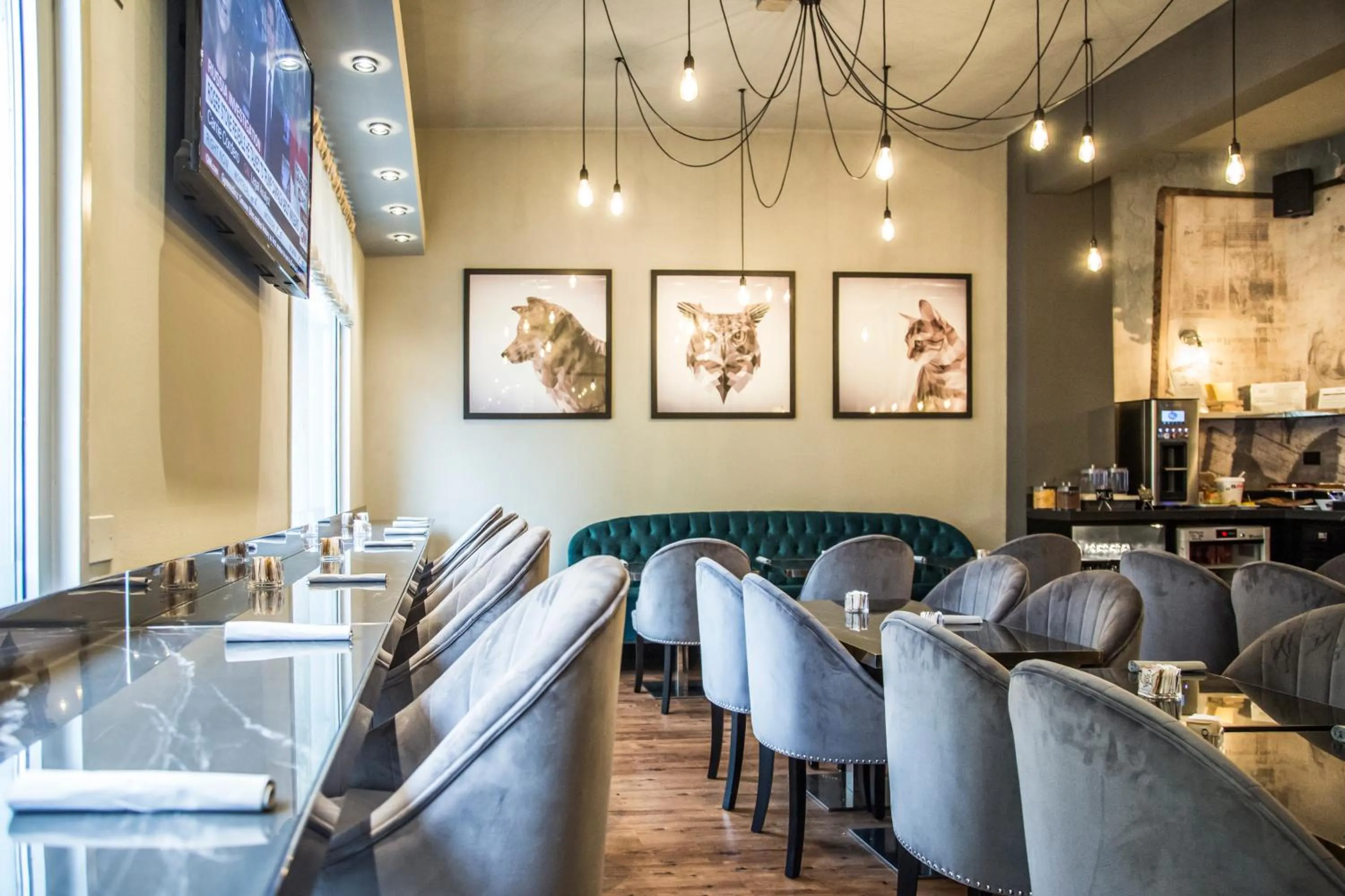 Restaurant/places to eat in Verona House Aparthotel