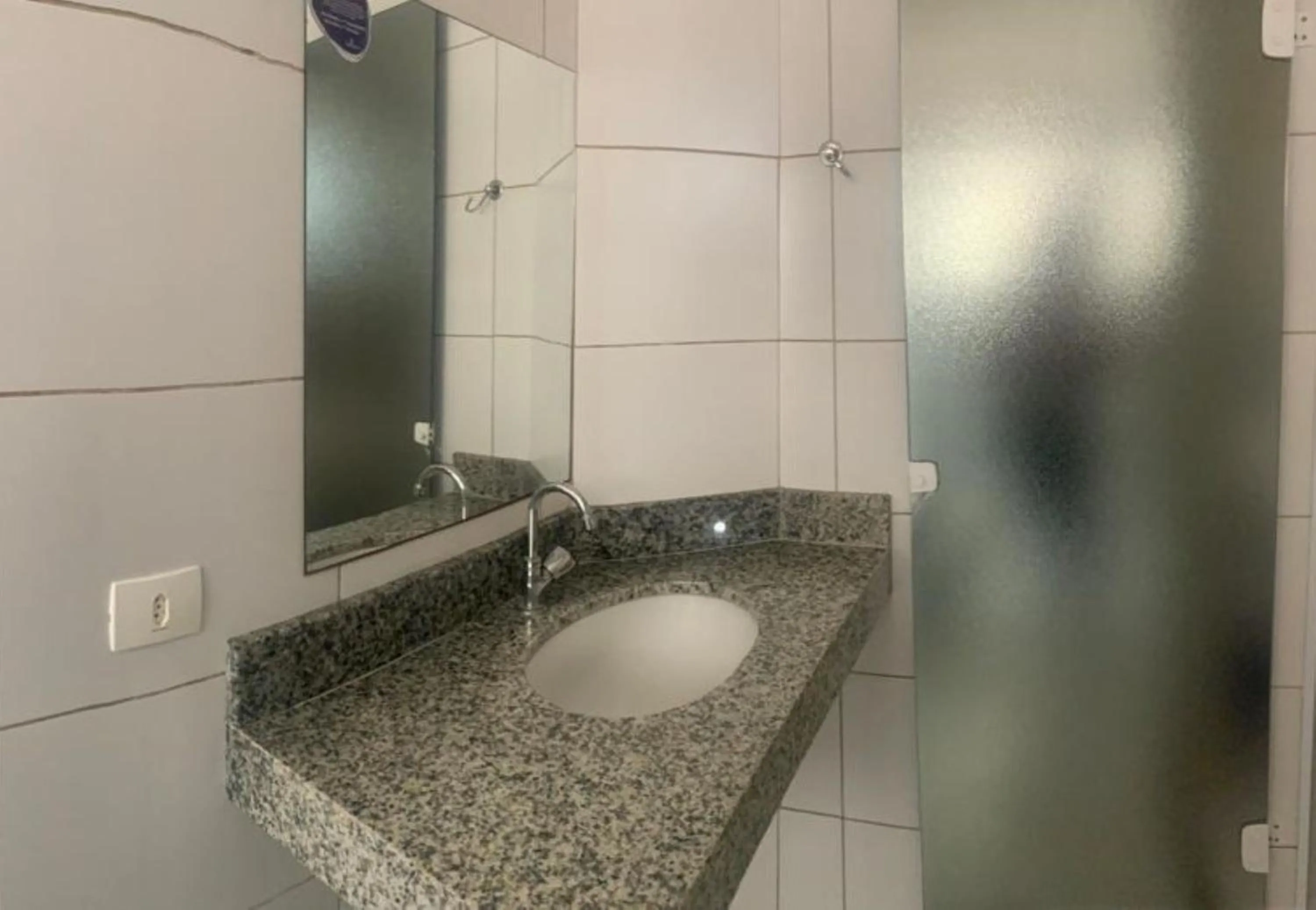 Toilet in Hotel Barão Ribeirão