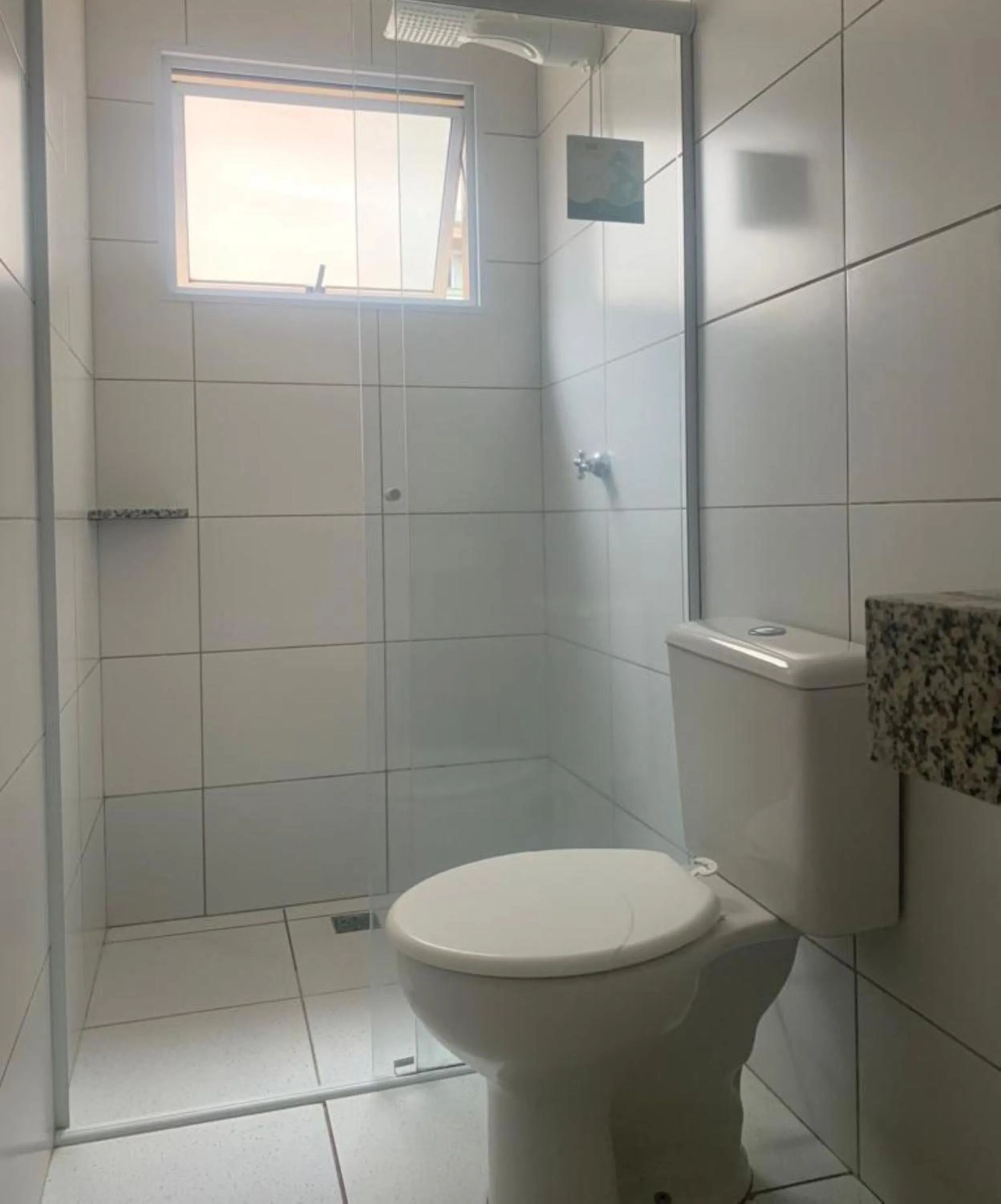 Toilet in Hotel Barão Ribeirão