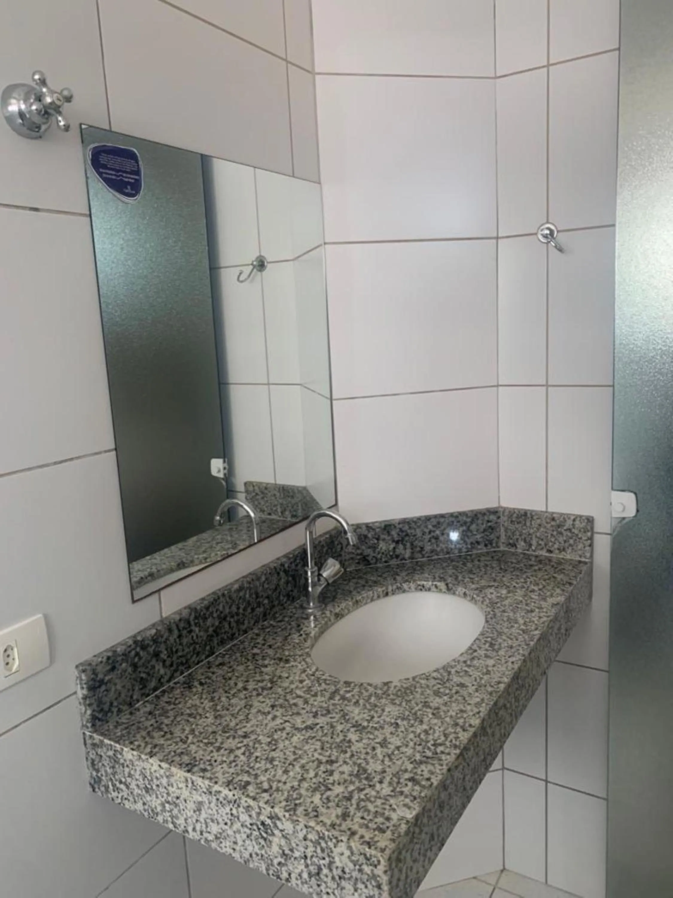 Toilet in Hotel Barão Ribeirão