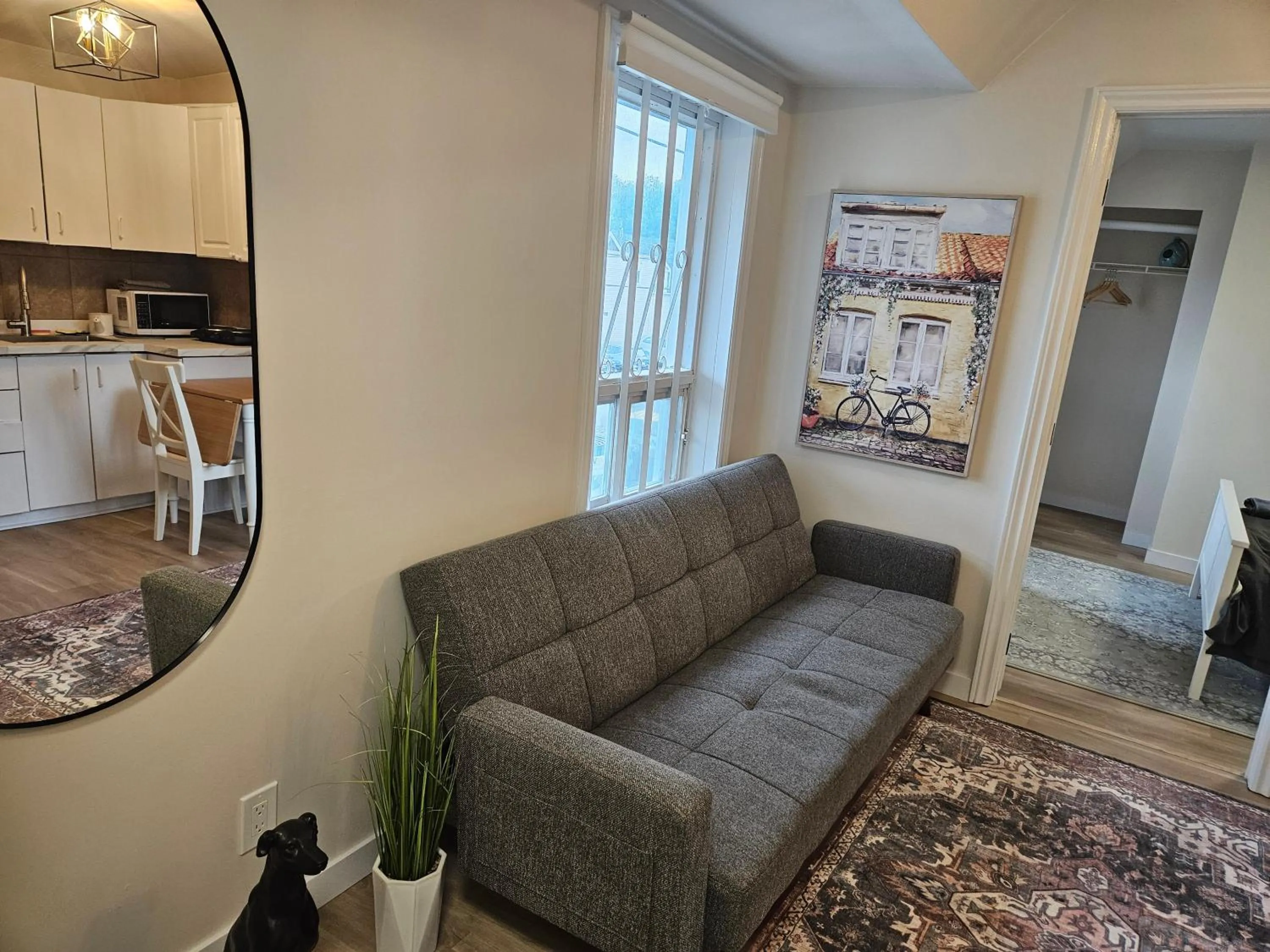 JstLikeHome - Old Ottawa Suite & Guesthouse