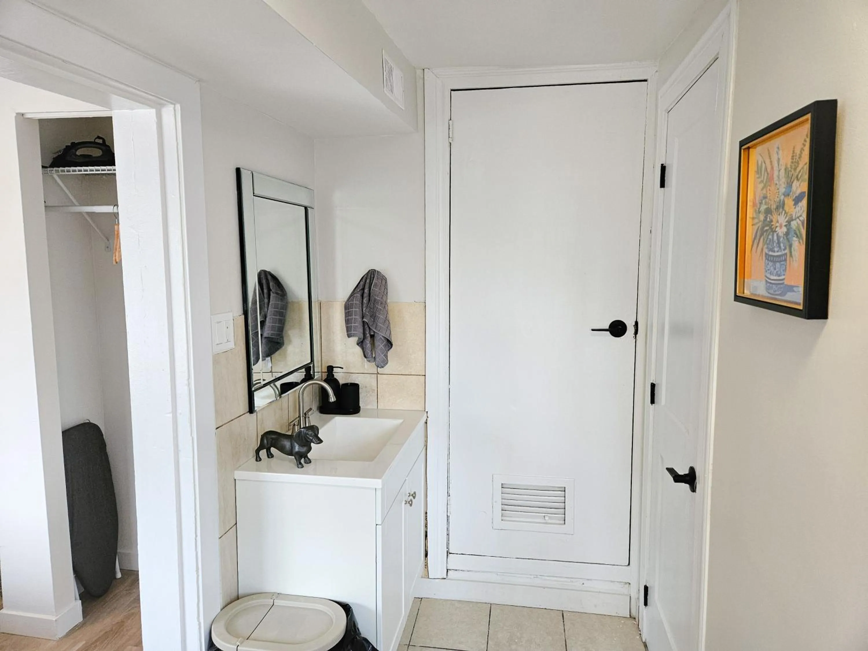 JstLikeHome - Old Ottawa Suite & Guesthouse