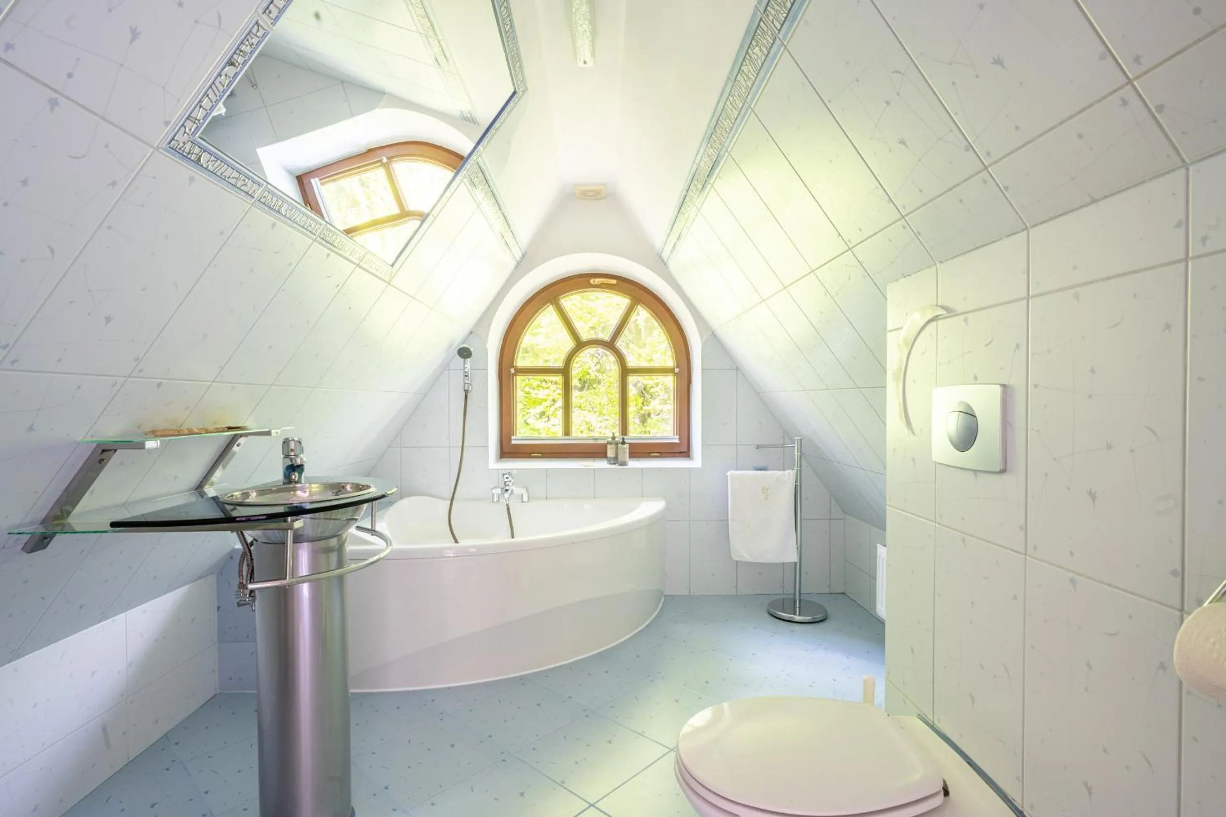 Garden view in Willa Bór