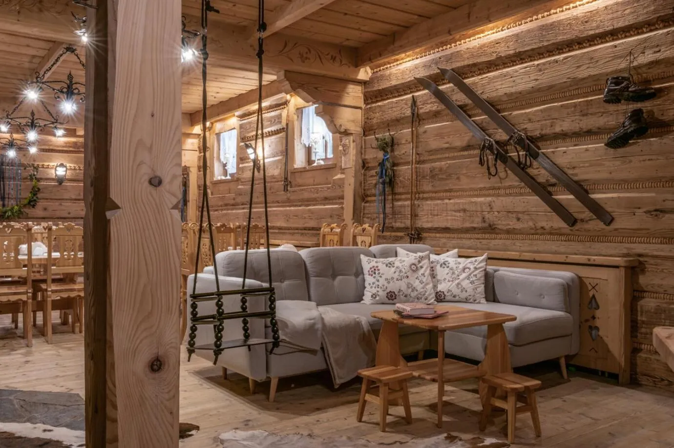 Dining area in Willa Bór