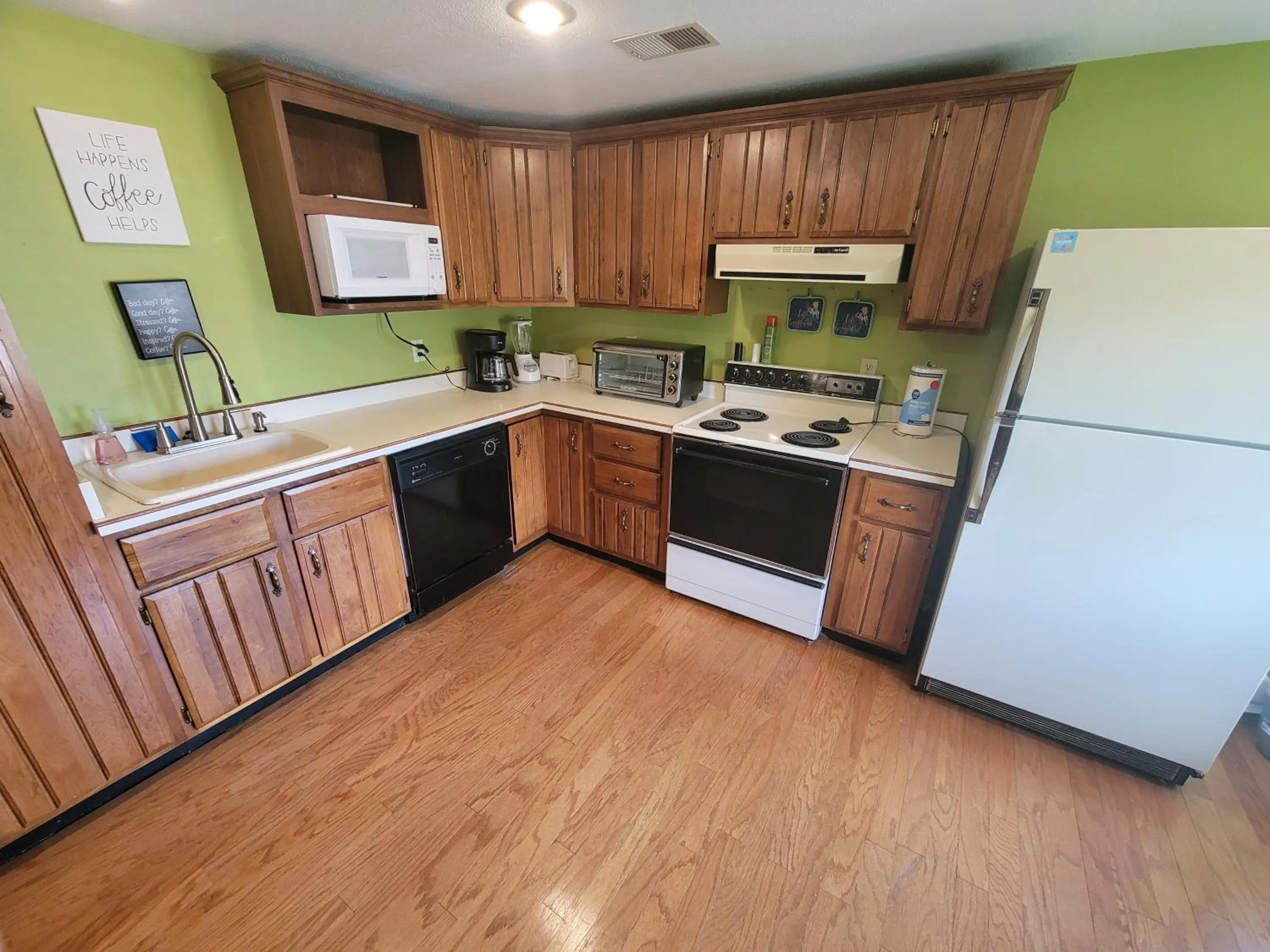 Property building in The Weis Mansion Bed and Breakfast