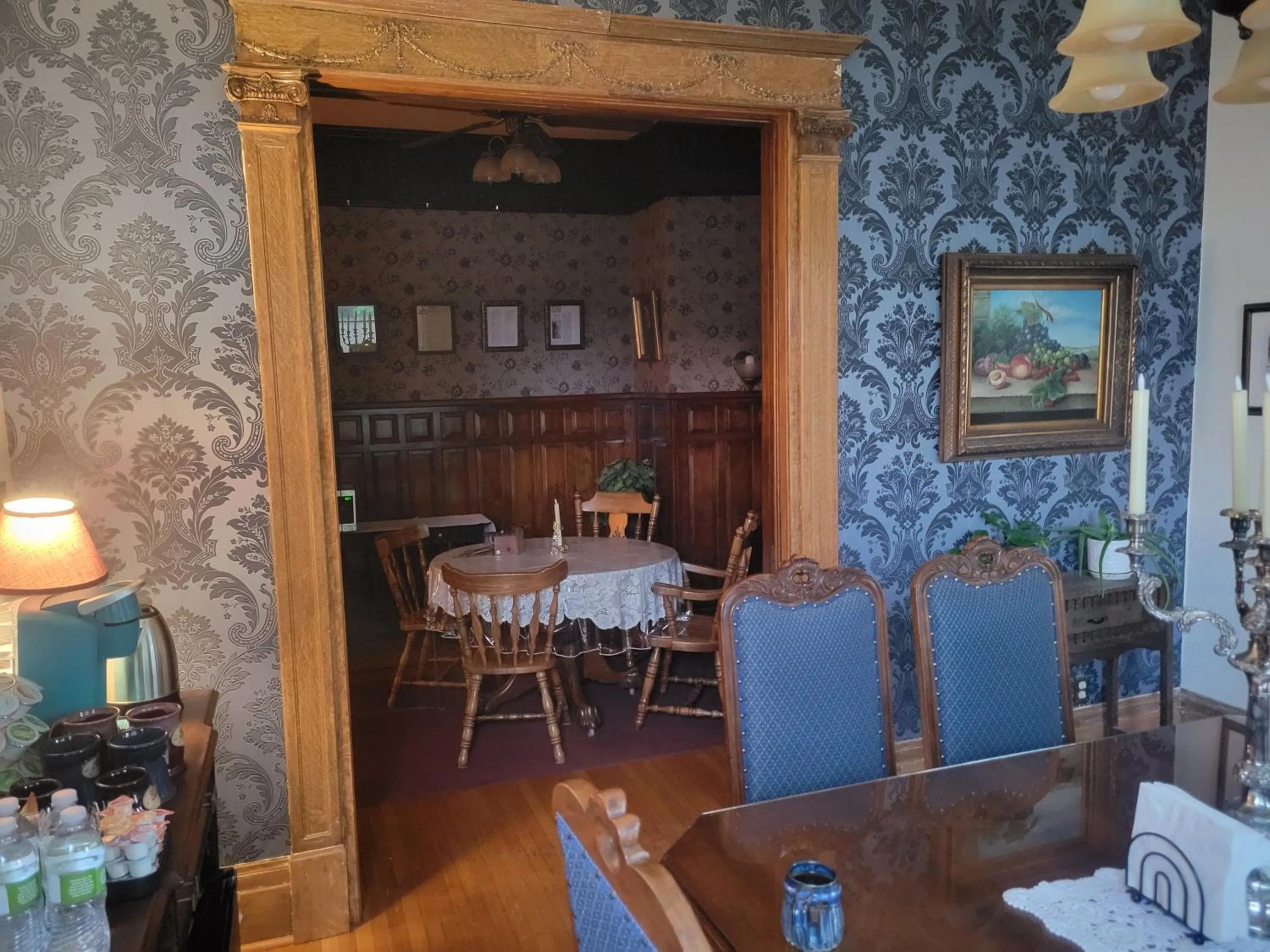 Coffee/tea facilities in The Weis Mansion Bed and Breakfast