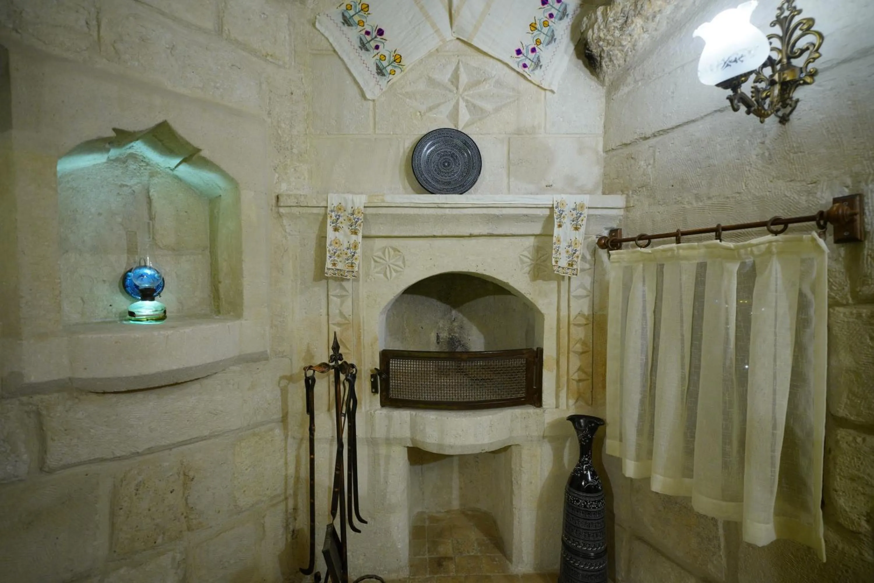 Decorative detail in Harman Cave Hotel