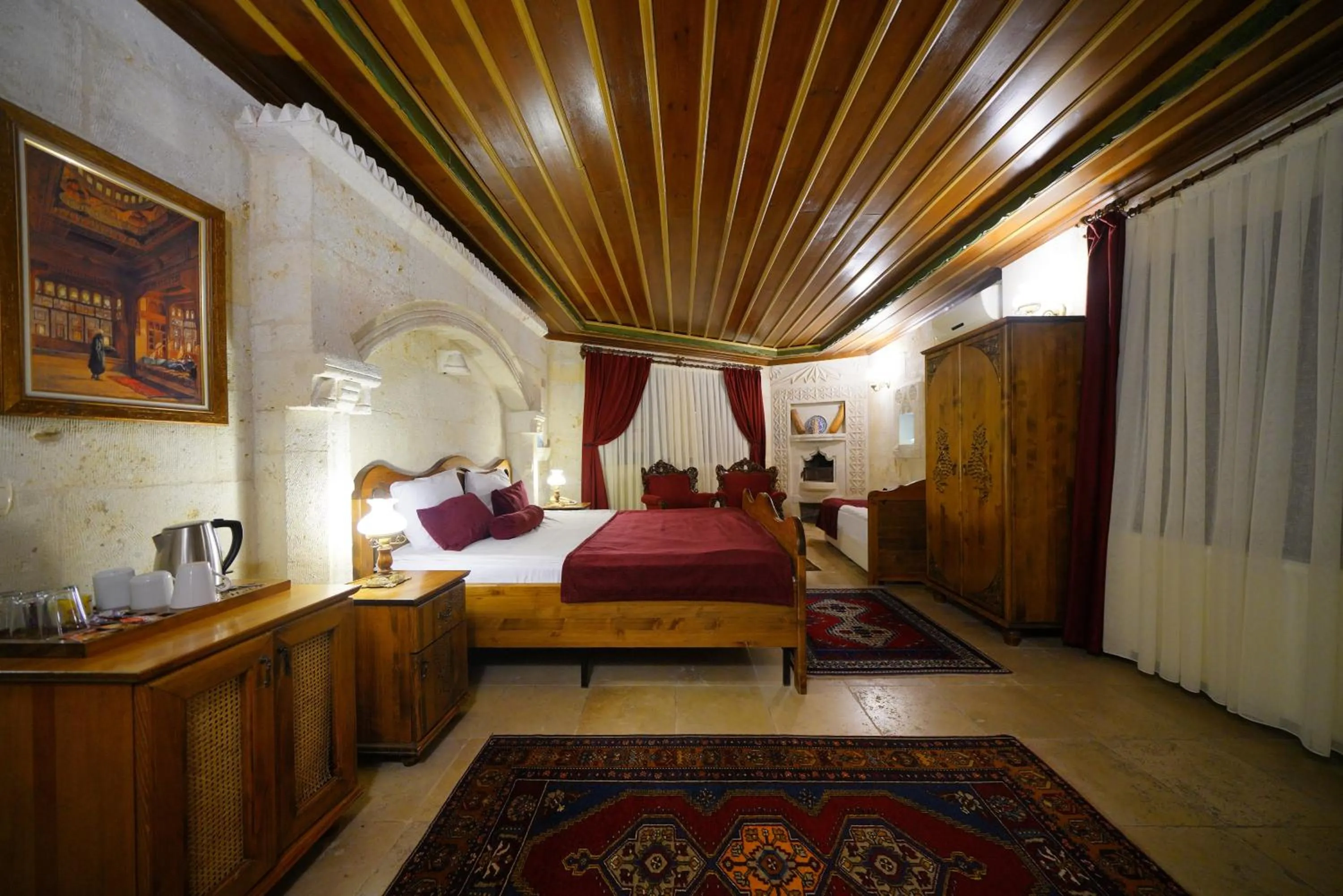 Bed in Harman Cave Hotel