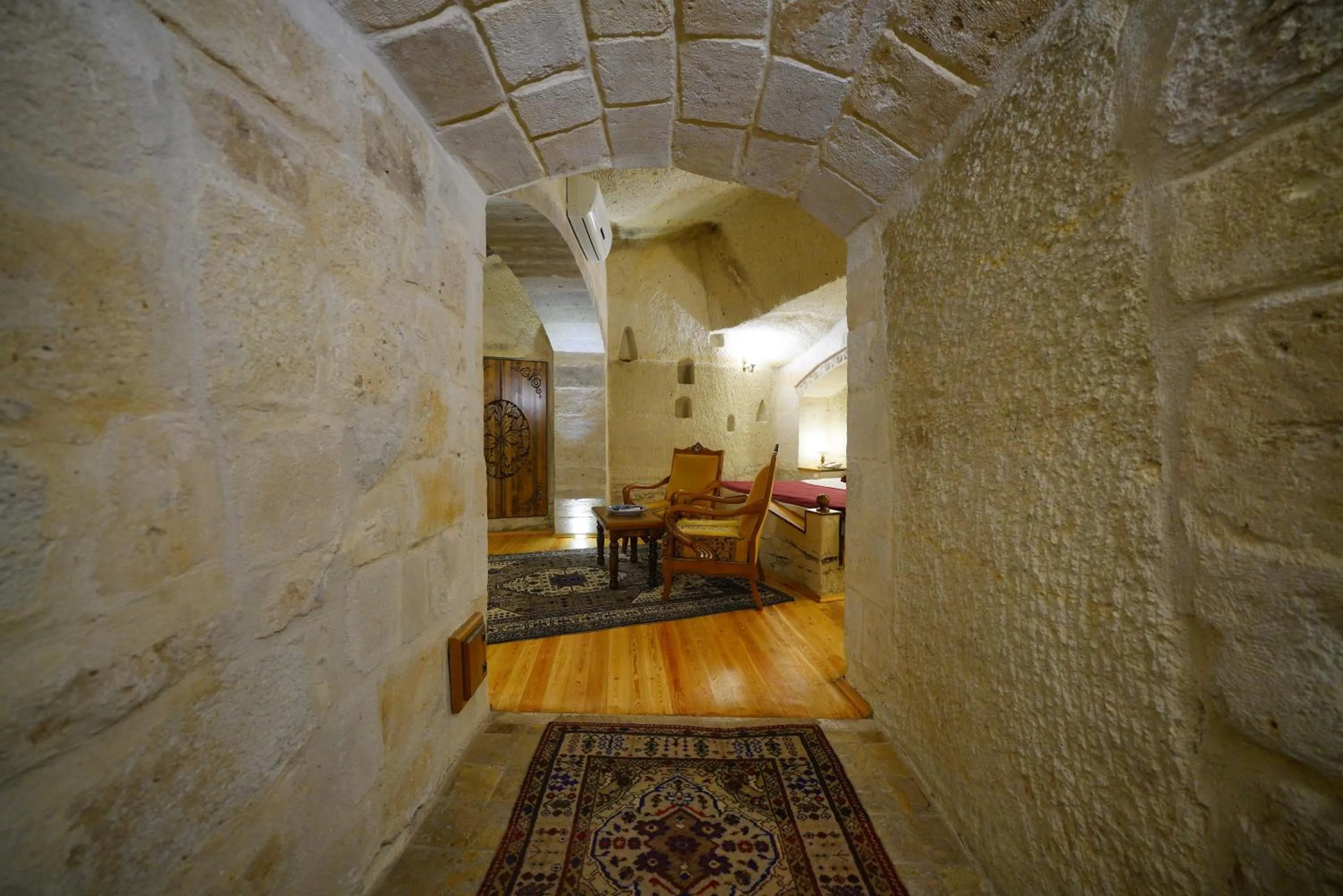 Facade/entrance in Harman Cave Hotel