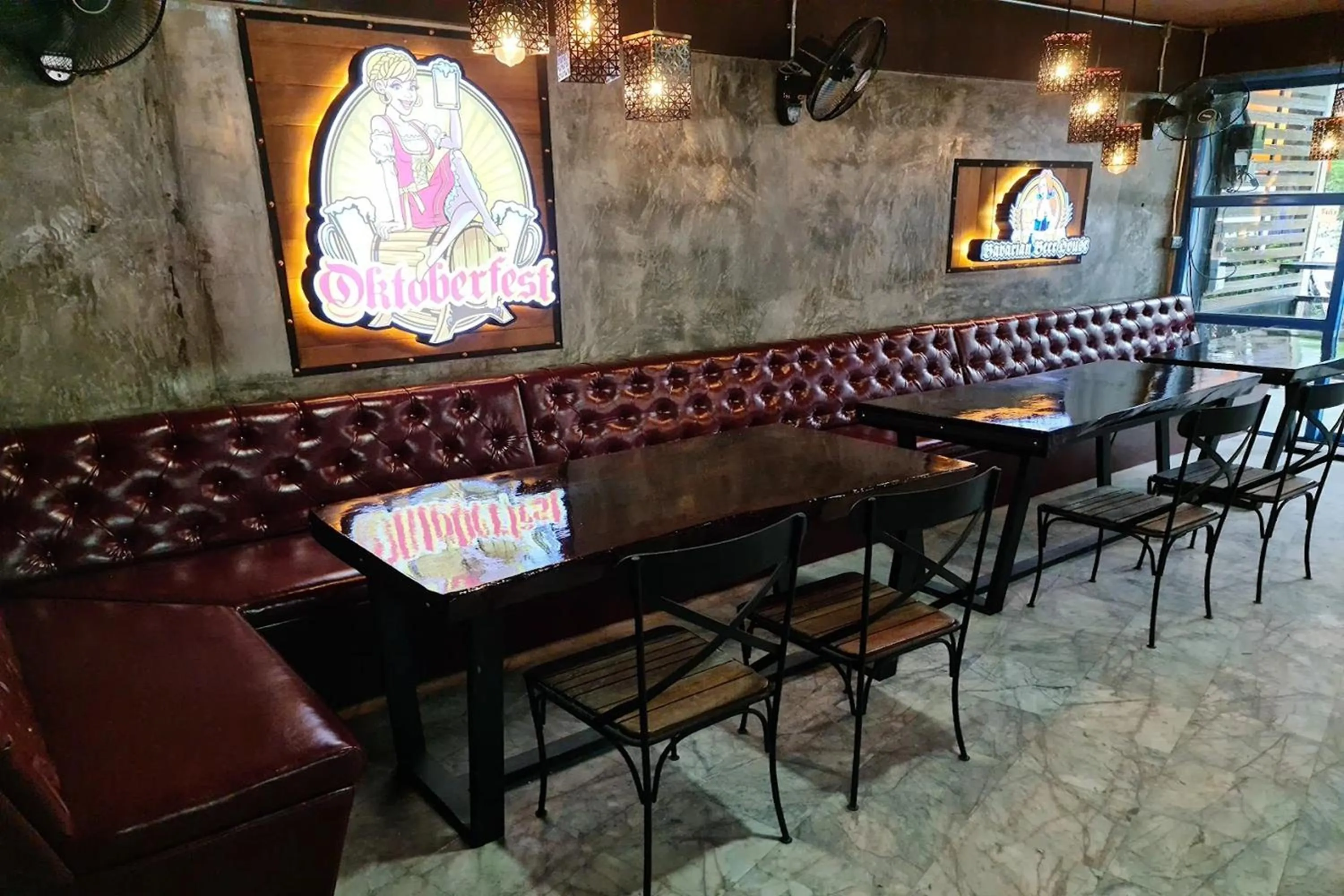 Restaurant/places to eat in Central Guesthouse Chiang Rai