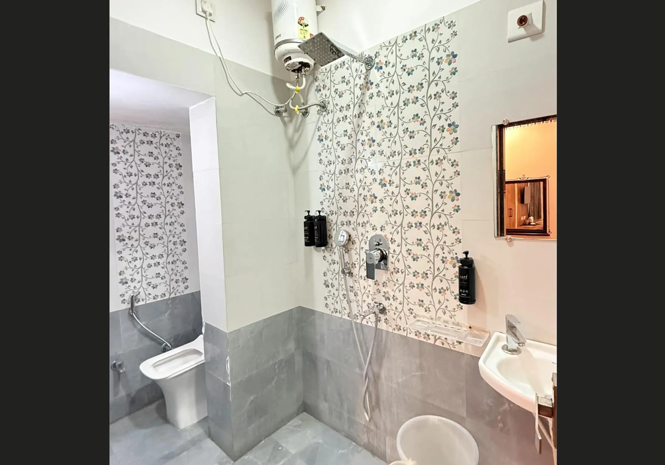 Shower in Hotel Haridas Haveli Udaipur