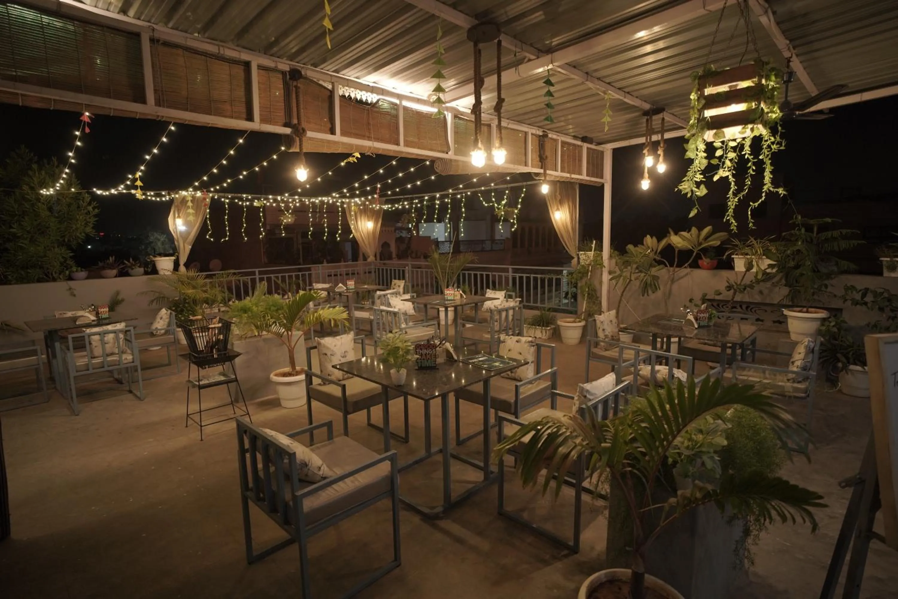 Restaurant/places to eat in Hotel Haridas Haveli Udaipur